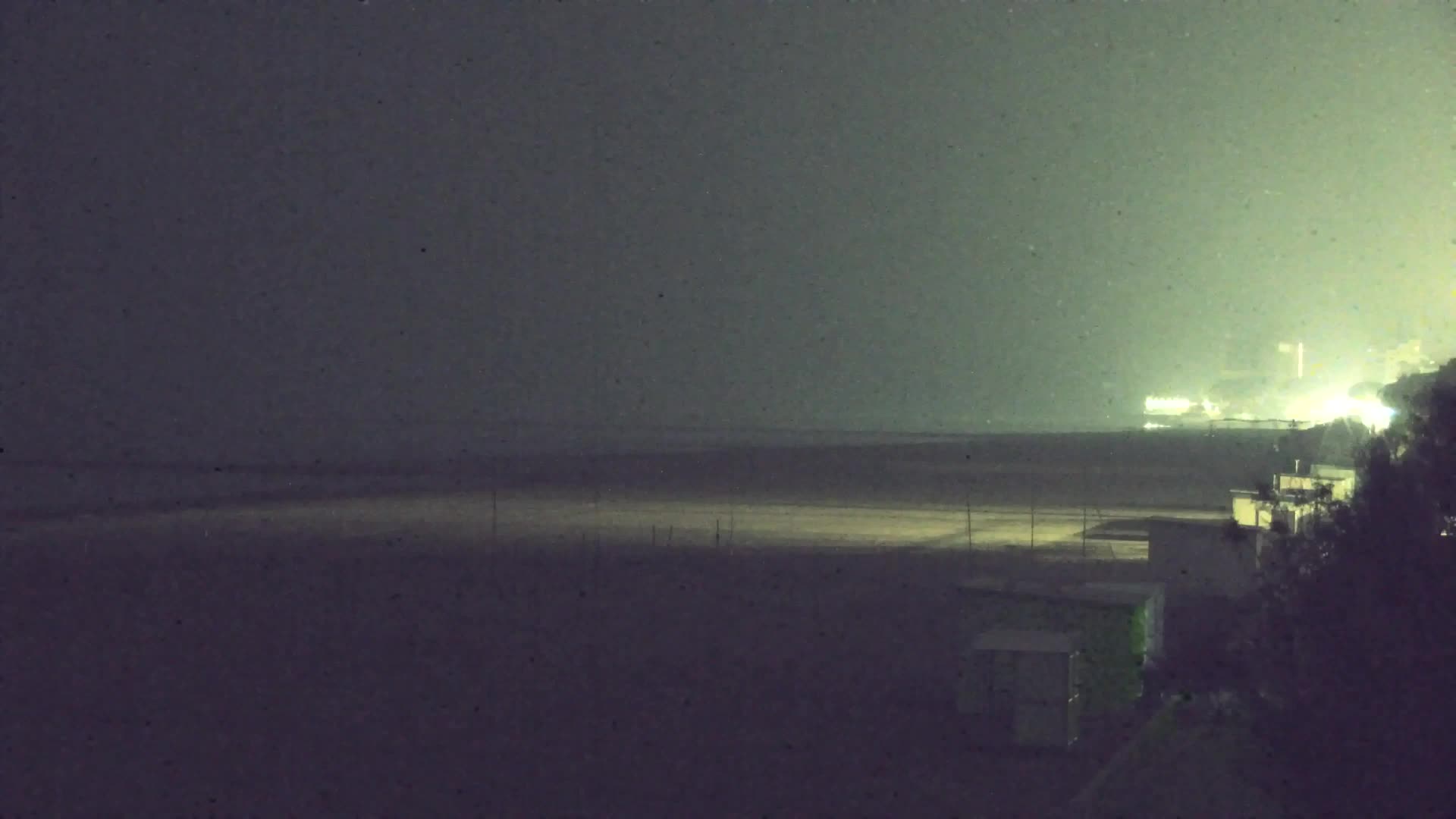 Webcam en vivo Grado: Vistas de la playa y del parque acuático en tiempo real