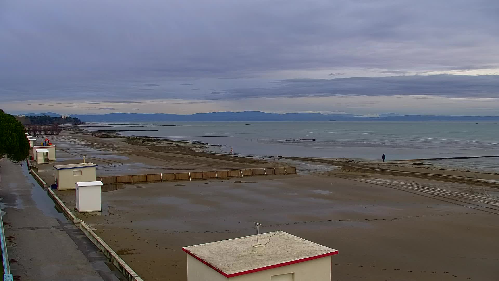 Grado Beach and Aquapark Views in Real Time