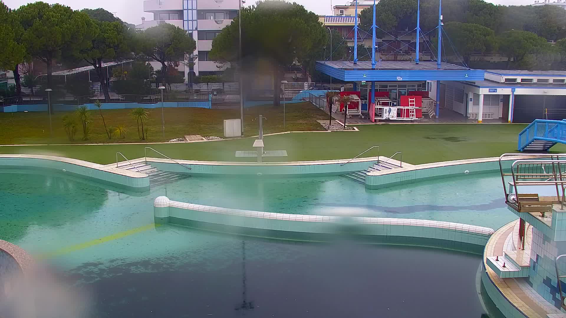 Webcam en vivo Grado: Vistas de la playa y del parque acuático en tiempo real