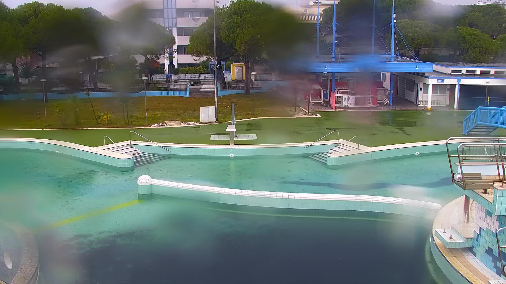 Webcam en vivo Grado: Vistas de la playa y del parque acuático en tiempo real