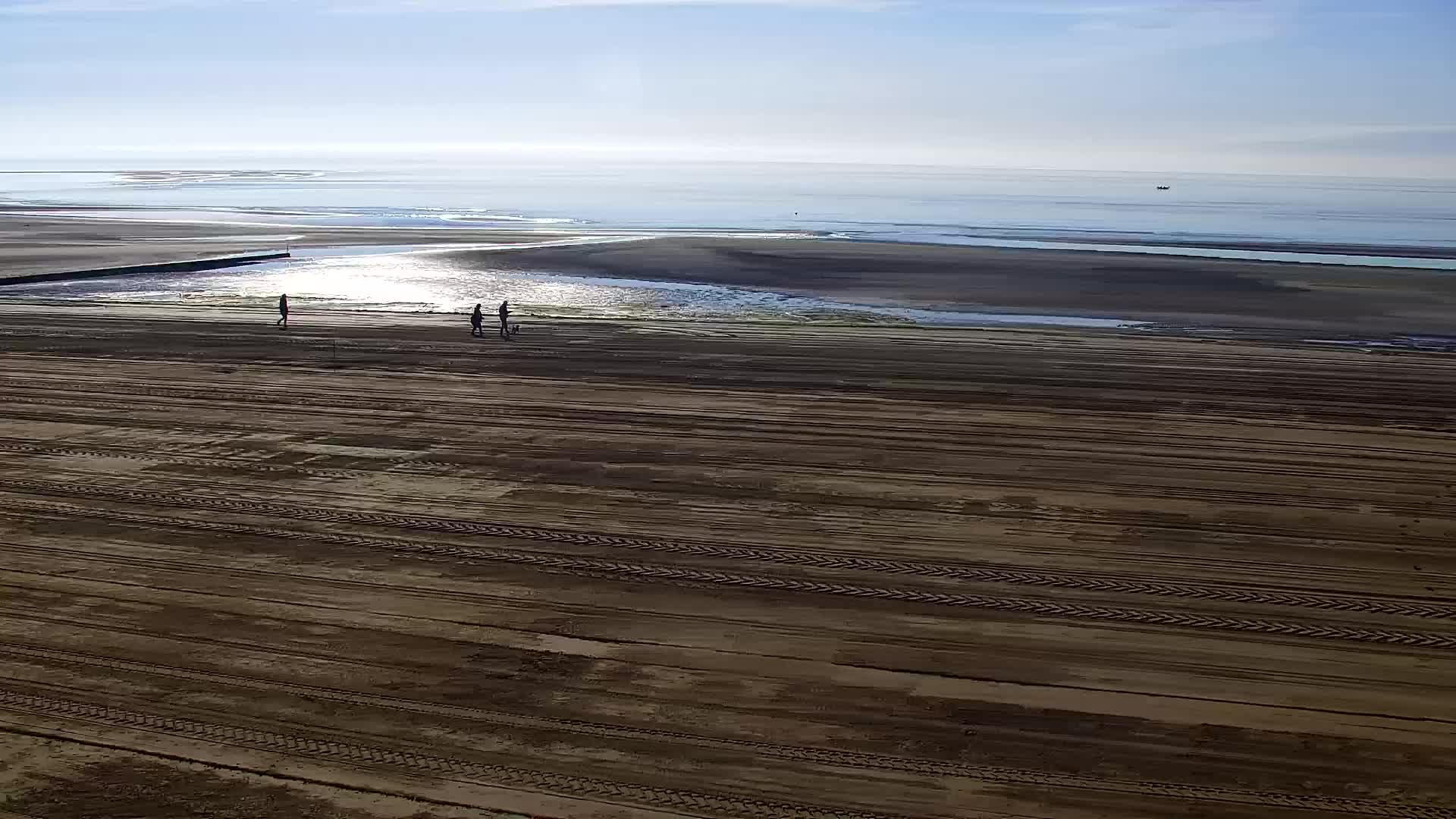 Webcam en vivo Grado: Vistas de la playa y del parque acuático en tiempo real