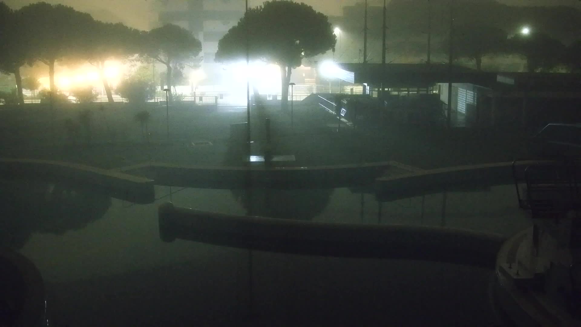Webcam en vivo Grado: Vistas de la playa y del parque acuático en tiempo real