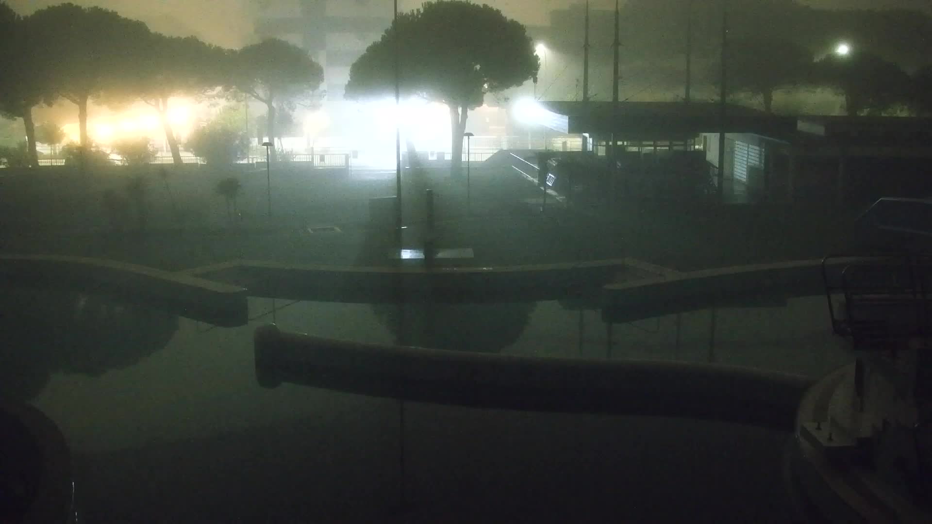 Webcam en vivo Grado: Vistas de la playa y del parque acuático en tiempo real