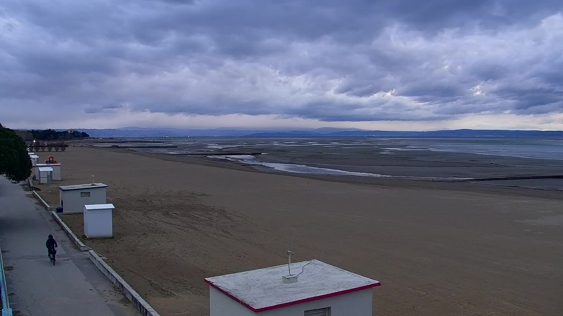 Grado Beach and Aquapark Views in Real Time