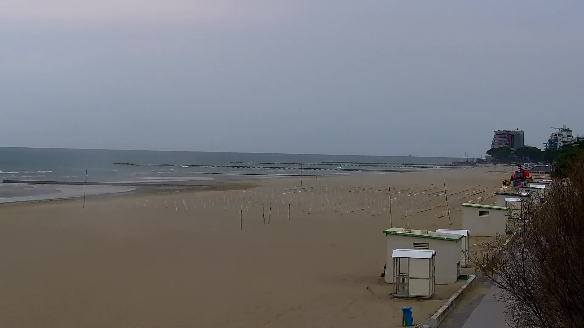 Spletna kamera v živo Grado: Pogledi na plažo in vodni park v realnem času