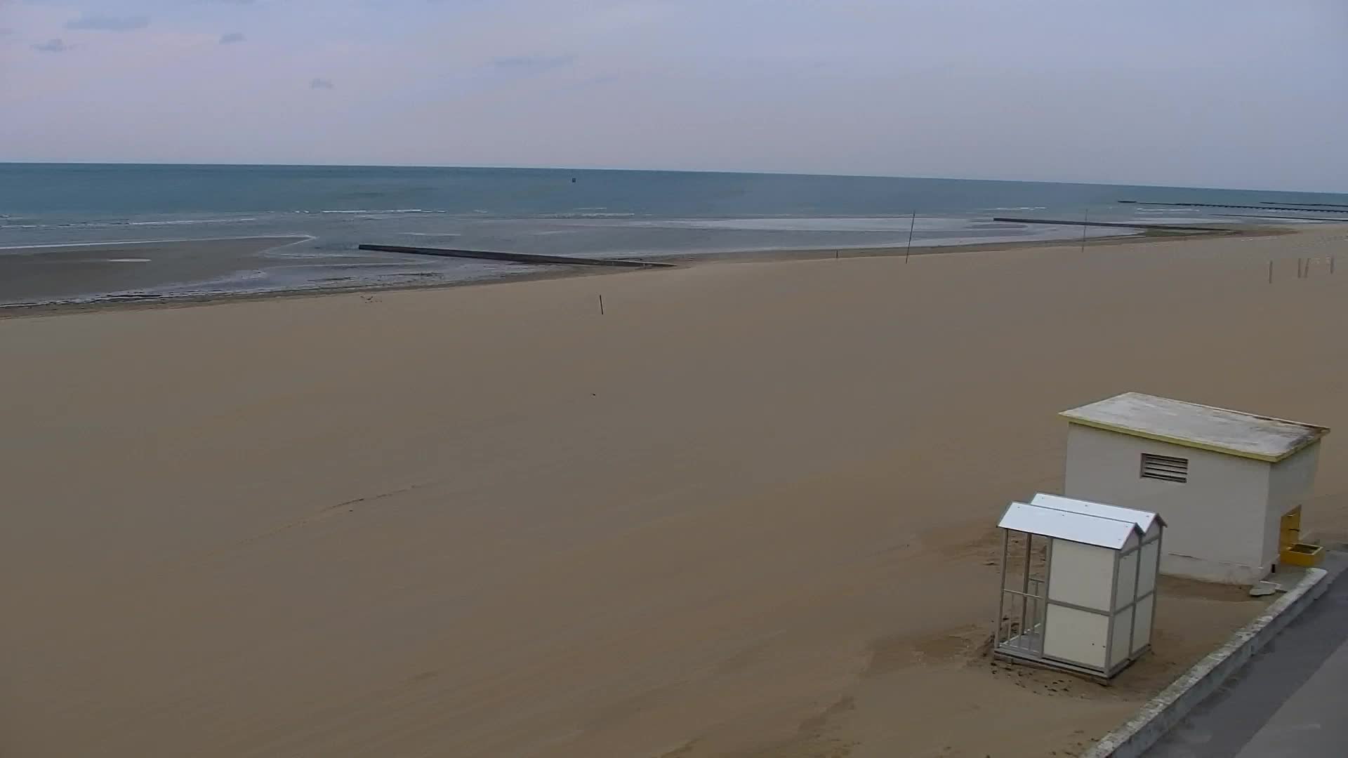 Webcam en vivo Grado: Vistas de la playa y del parque acuático en tiempo real
