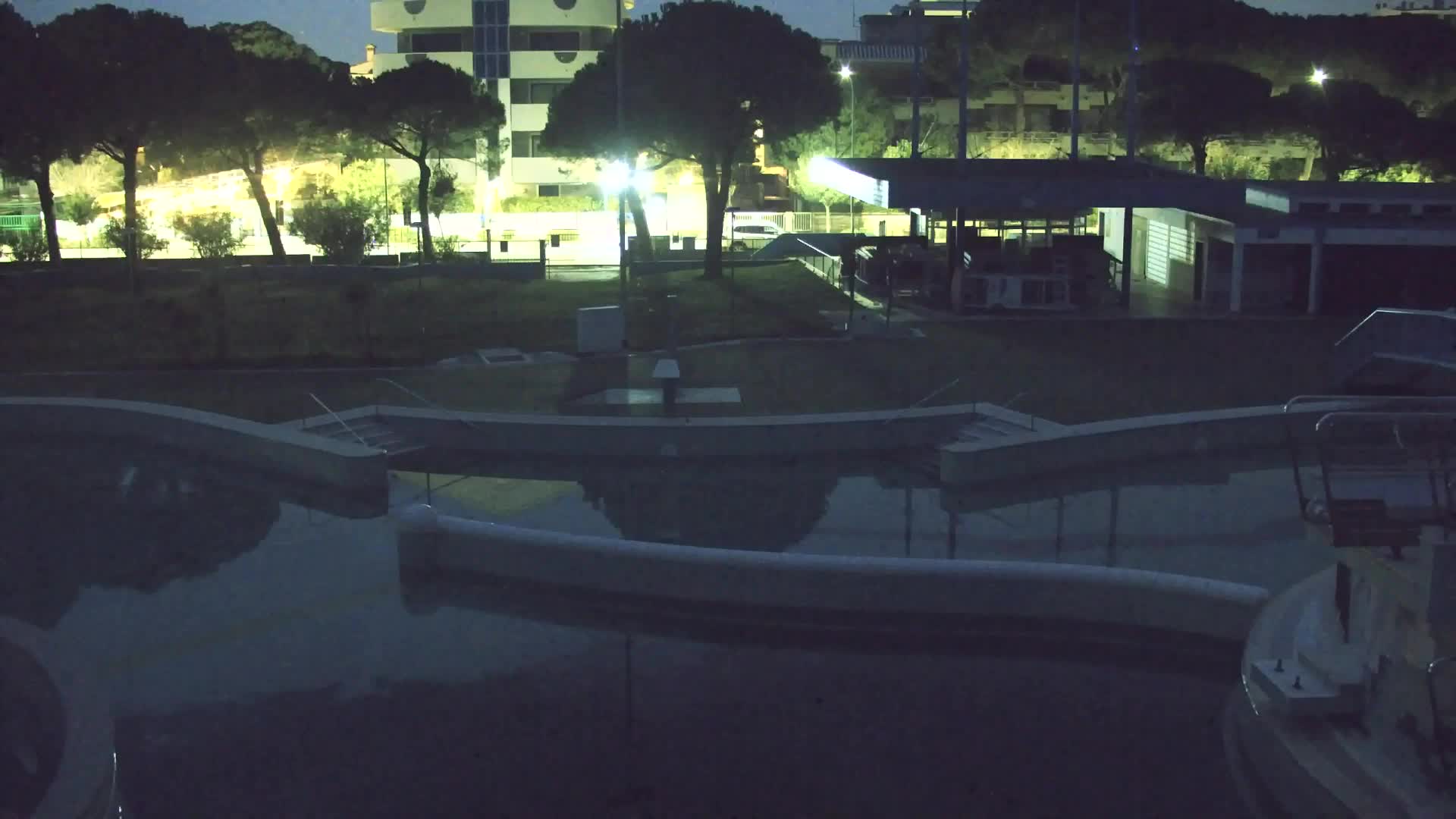 Webcam en vivo Grado: Vistas de la playa y del parque acuático en tiempo real