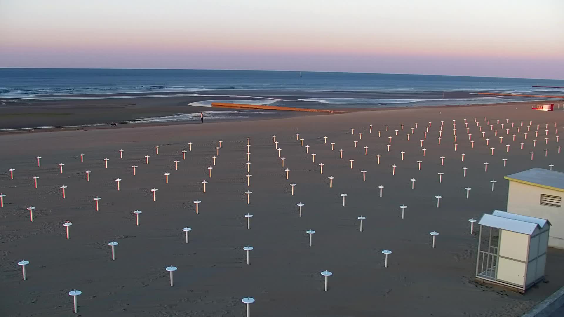 Webcam en vivo Grado: Vistas de la playa y del parque acuático en tiempo real