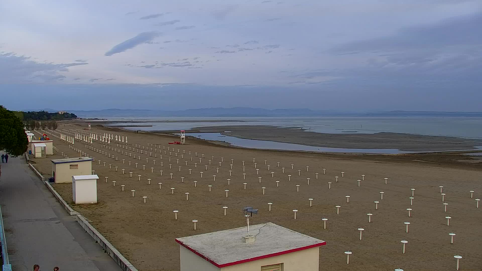 Webcam en vivo Grado: Vistas de la playa y del parque acuático en tiempo real