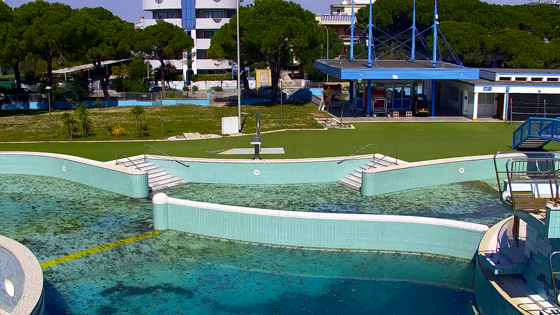 Webcam en vivo Grado: Vistas de la playa y del parque acuático en tiempo real