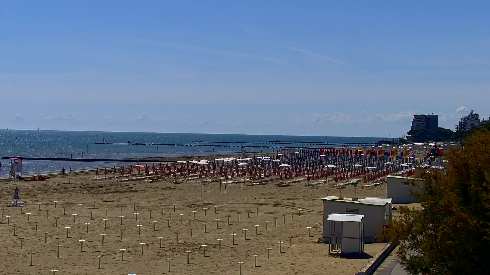 Webcam en vivo Grado: Vistas de la playa y del parque acuático en tiempo real