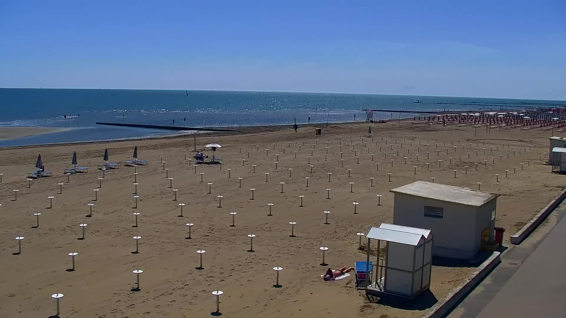 Webcam en vivo Grado: Vistas de la playa y del parque acuático en tiempo real