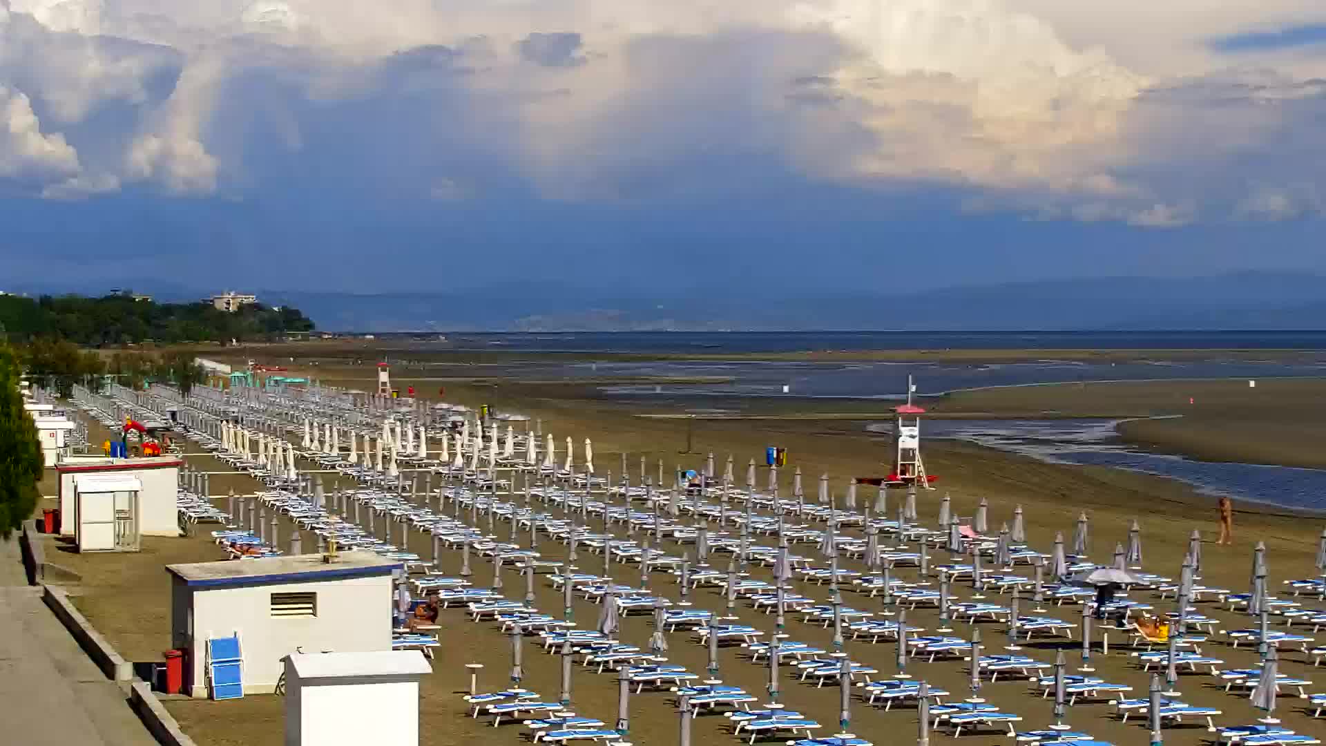 Webcam en vivo Grado: Vistas de la playa y del parque acuático en tiempo real