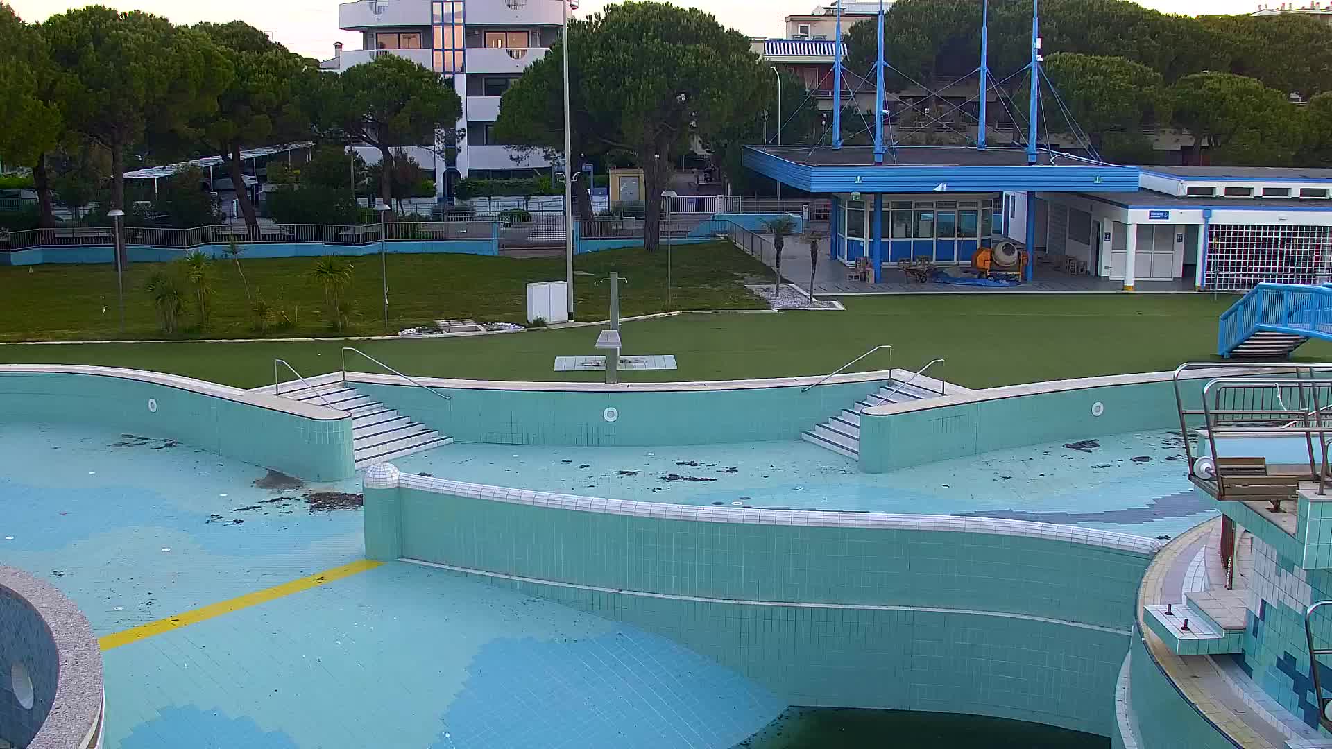 Webcam en vivo Grado: Vistas de la playa y del parque acuático en tiempo real