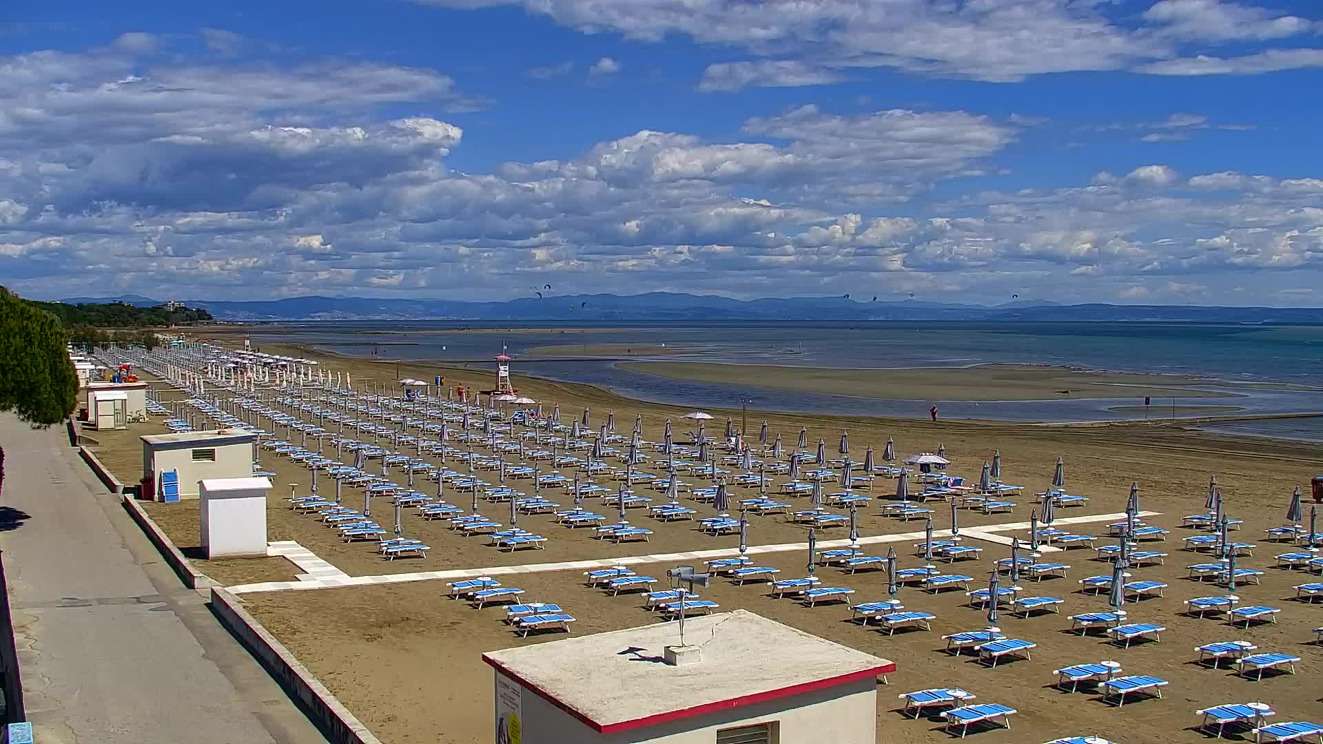 Webcam en vivo Grado: Vistas de la playa y del parque acuático en tiempo real