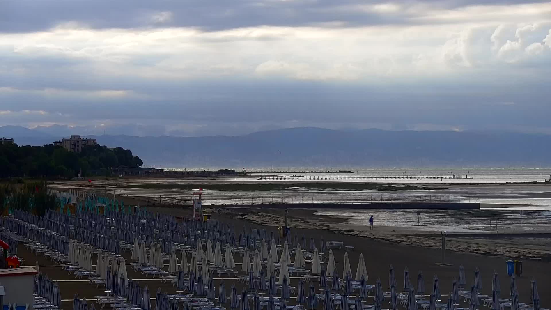 Webcam en vivo Grado: Vistas de la playa y del parque acuático en tiempo real