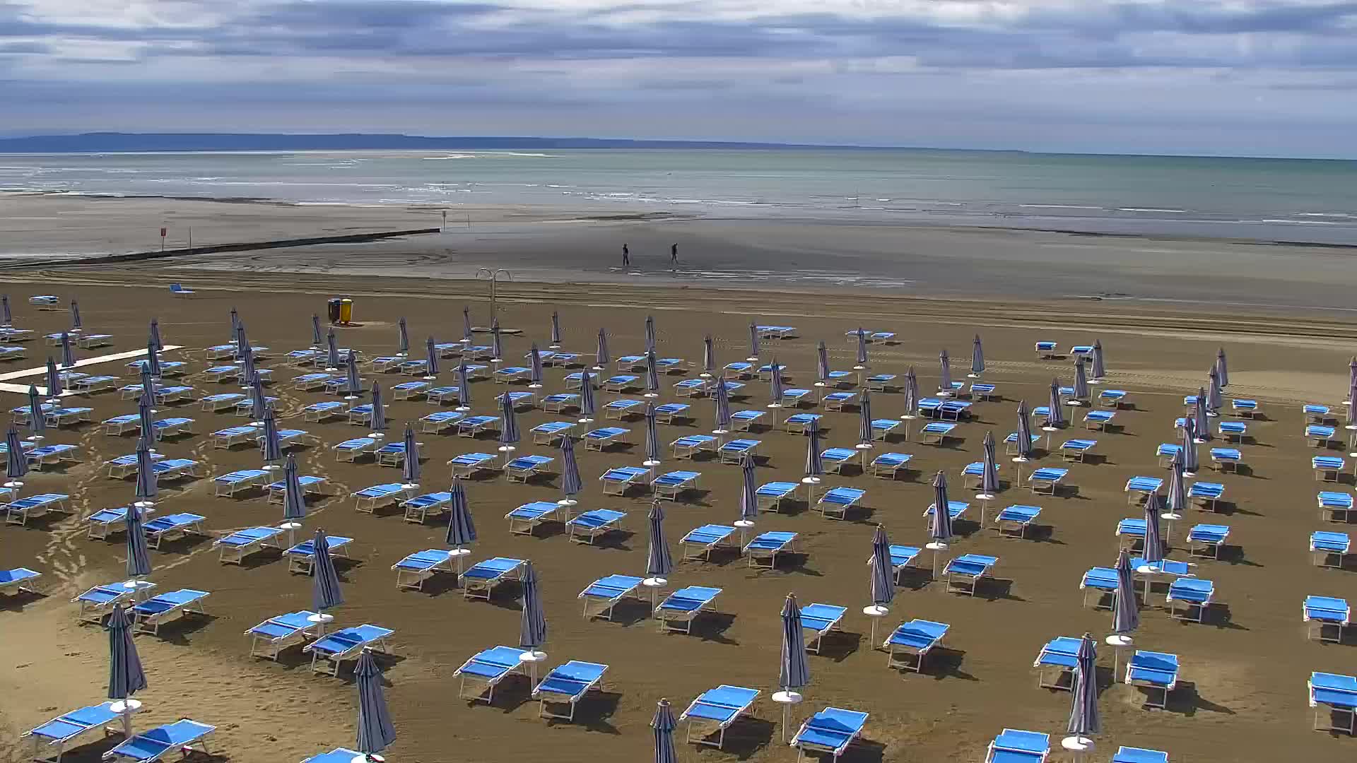 Webcam en vivo Grado: Vistas de la playa y del parque acuático en tiempo real