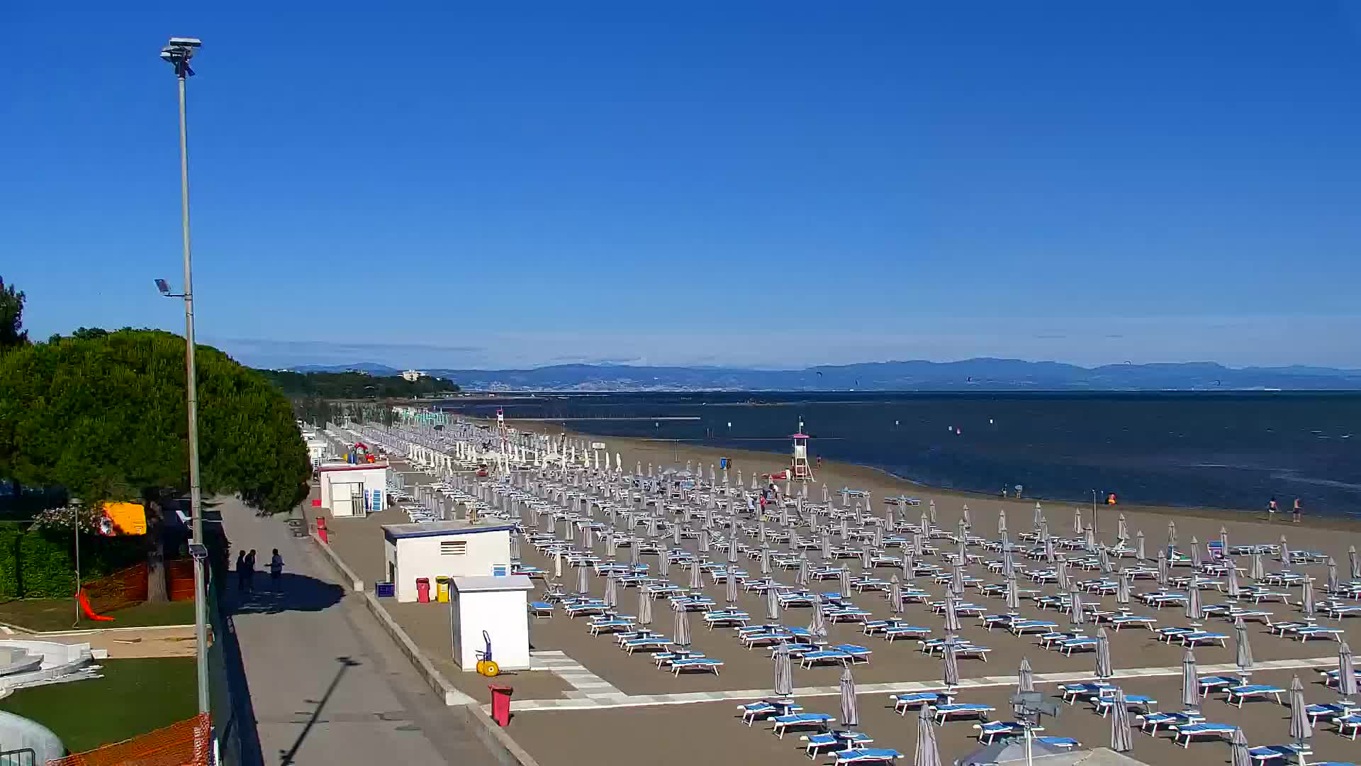 Spletna kamera v živo Grado: Pogledi na plažo in vodni park v realnem času