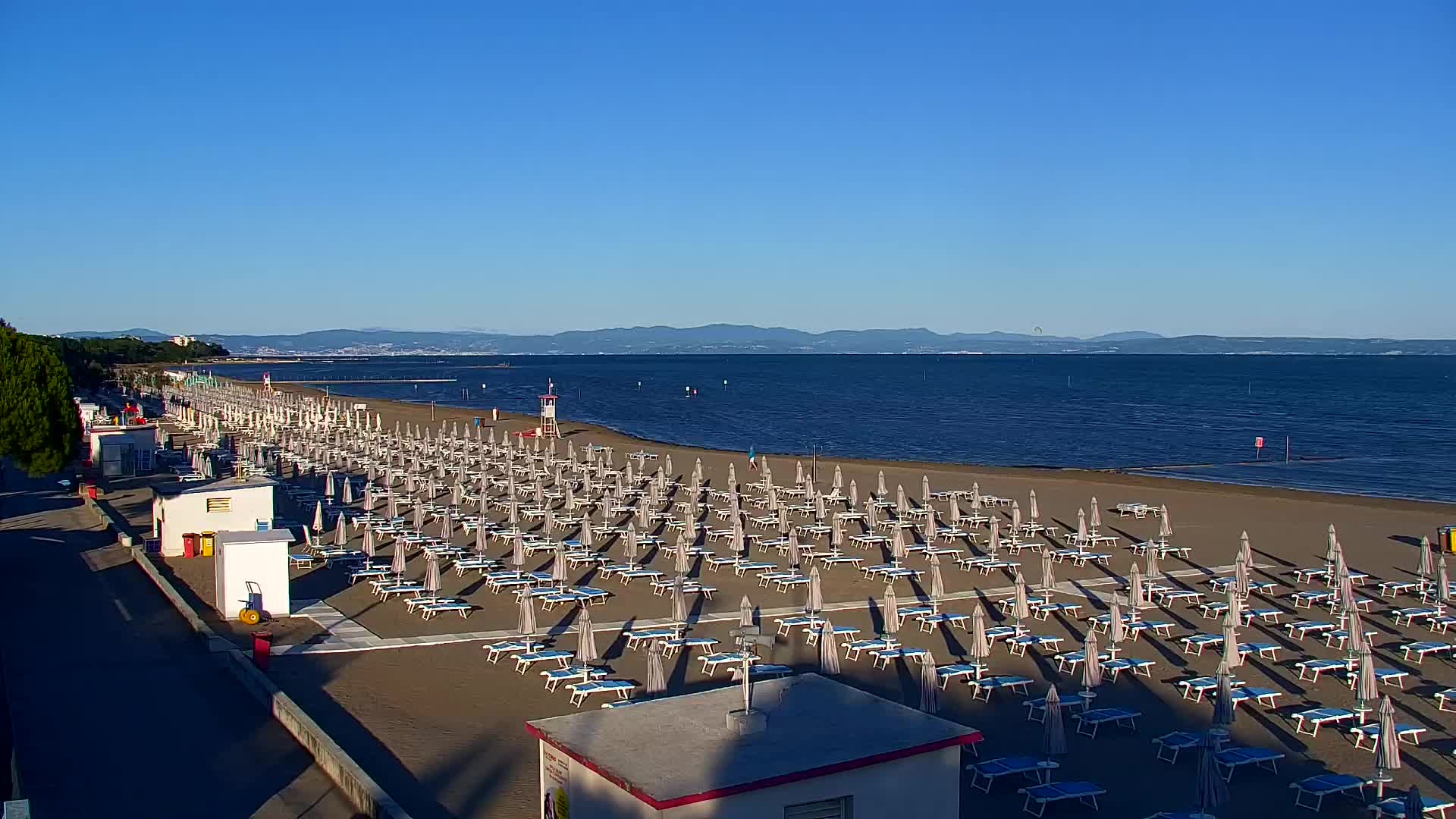 Webcam en vivo Grado: Vistas de la playa y del parque acuático en tiempo real