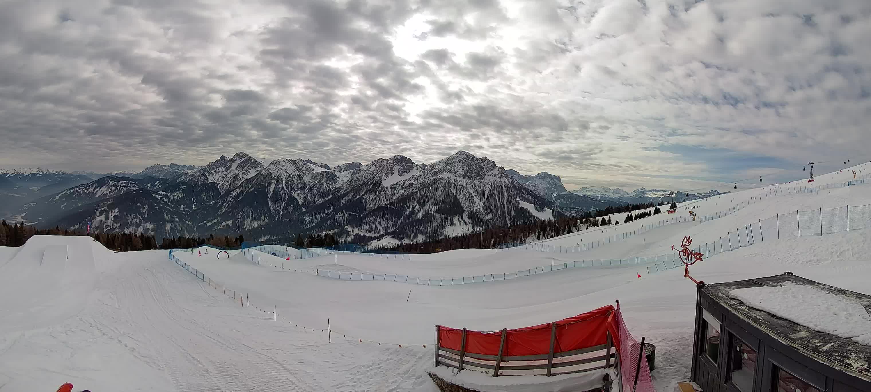 Snowpark Kronplatz live webcam