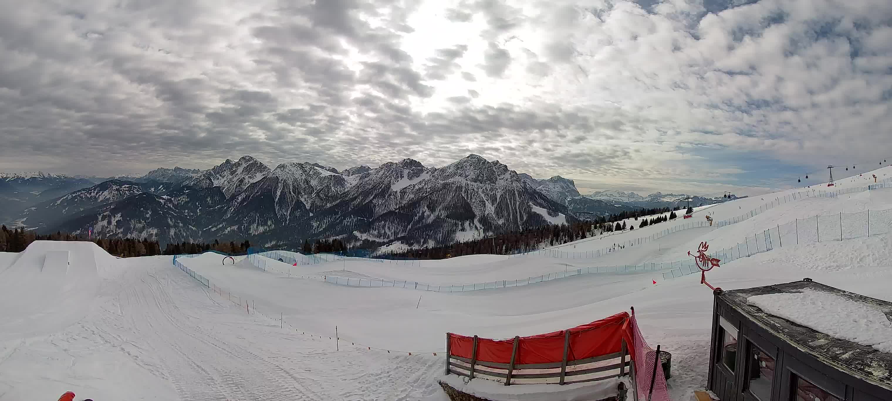 Snowpark Kronplatz live webcam