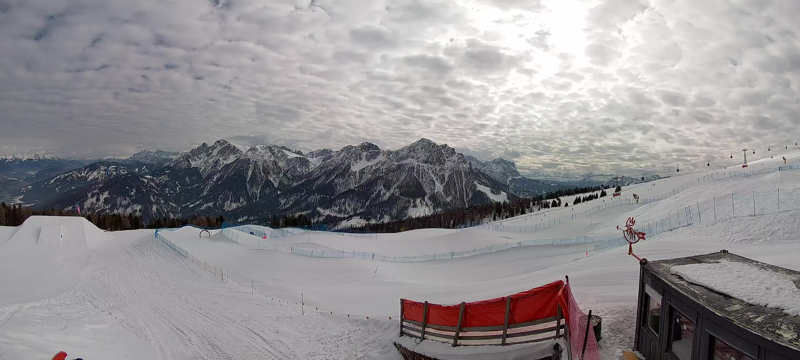 Snowpark Kronplatz live webcam