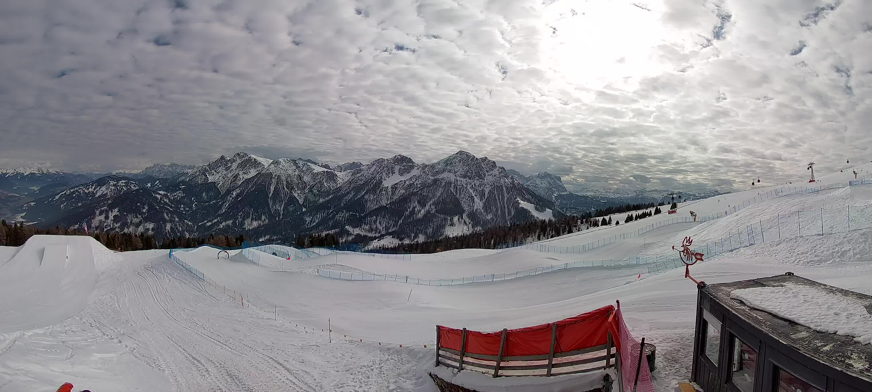 Snowpark Kronplatz live webcam