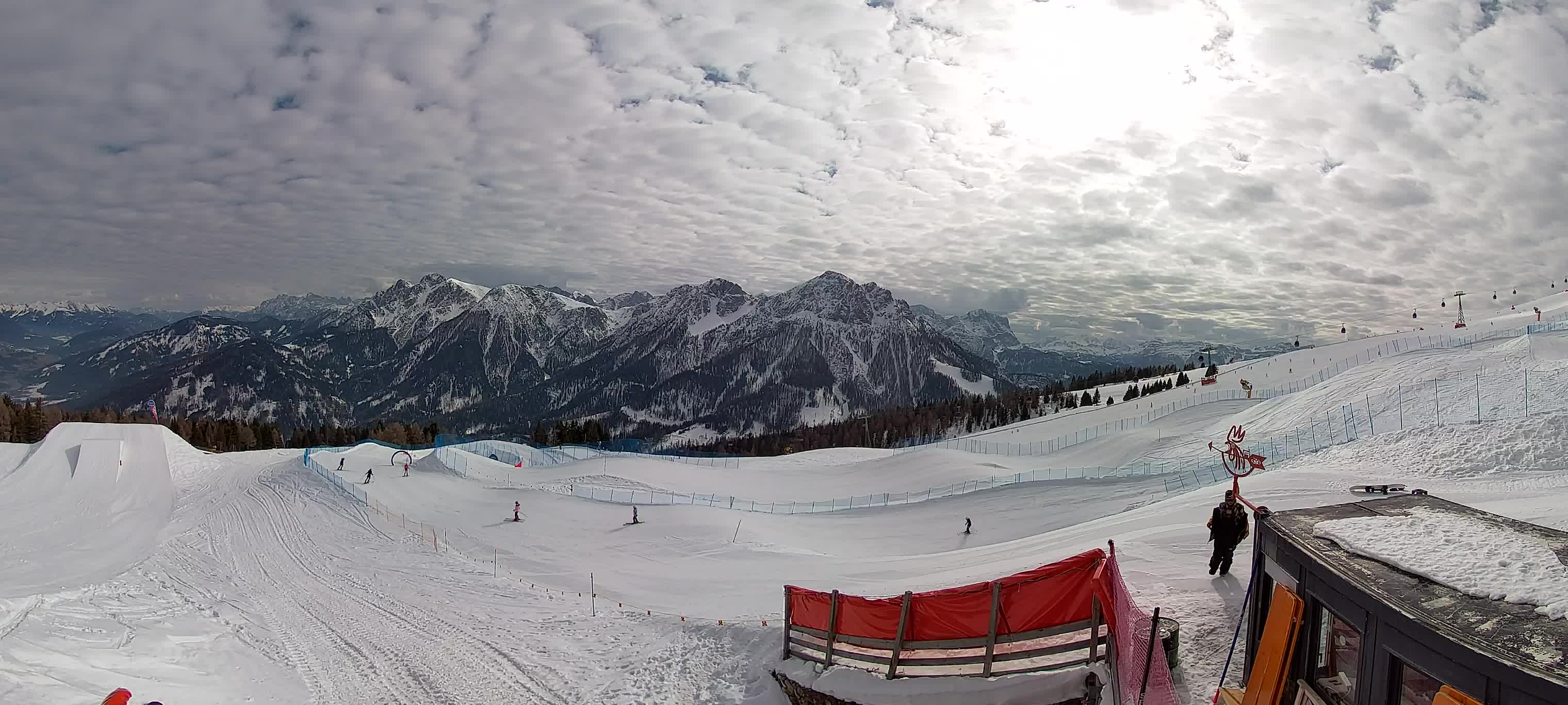 Snowpark Kronplatz live webcam