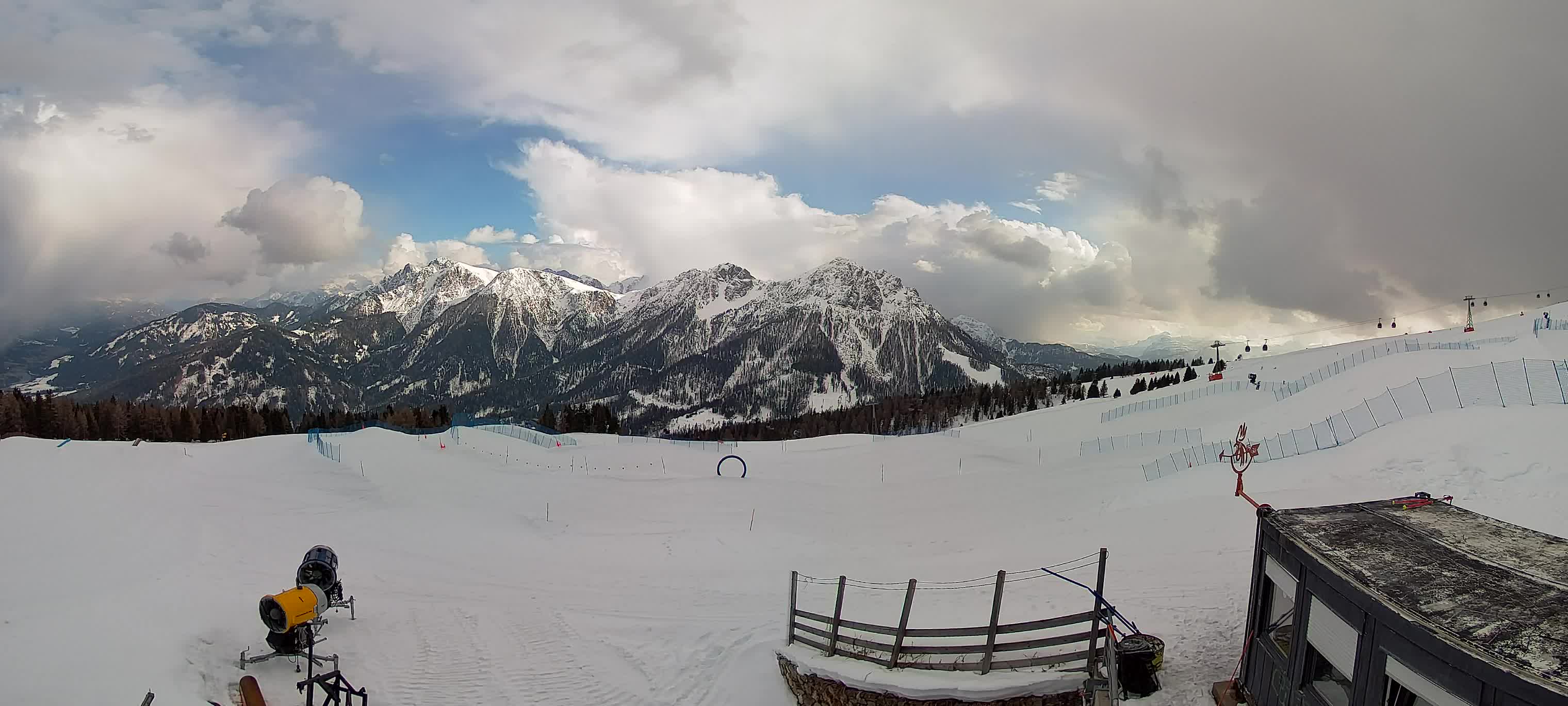 Snowpark Kronplatz live webcam