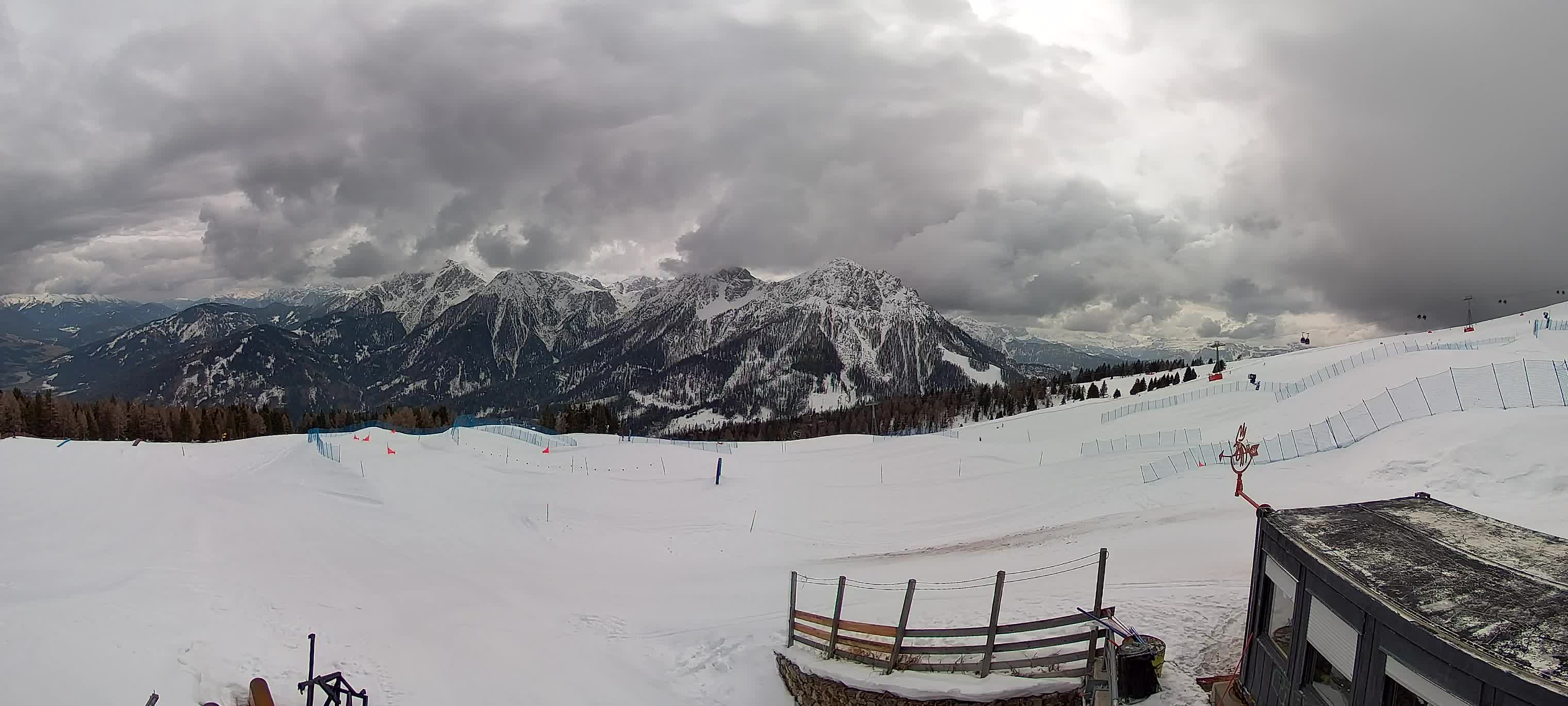 Snowpark Kronplatz live webcam
