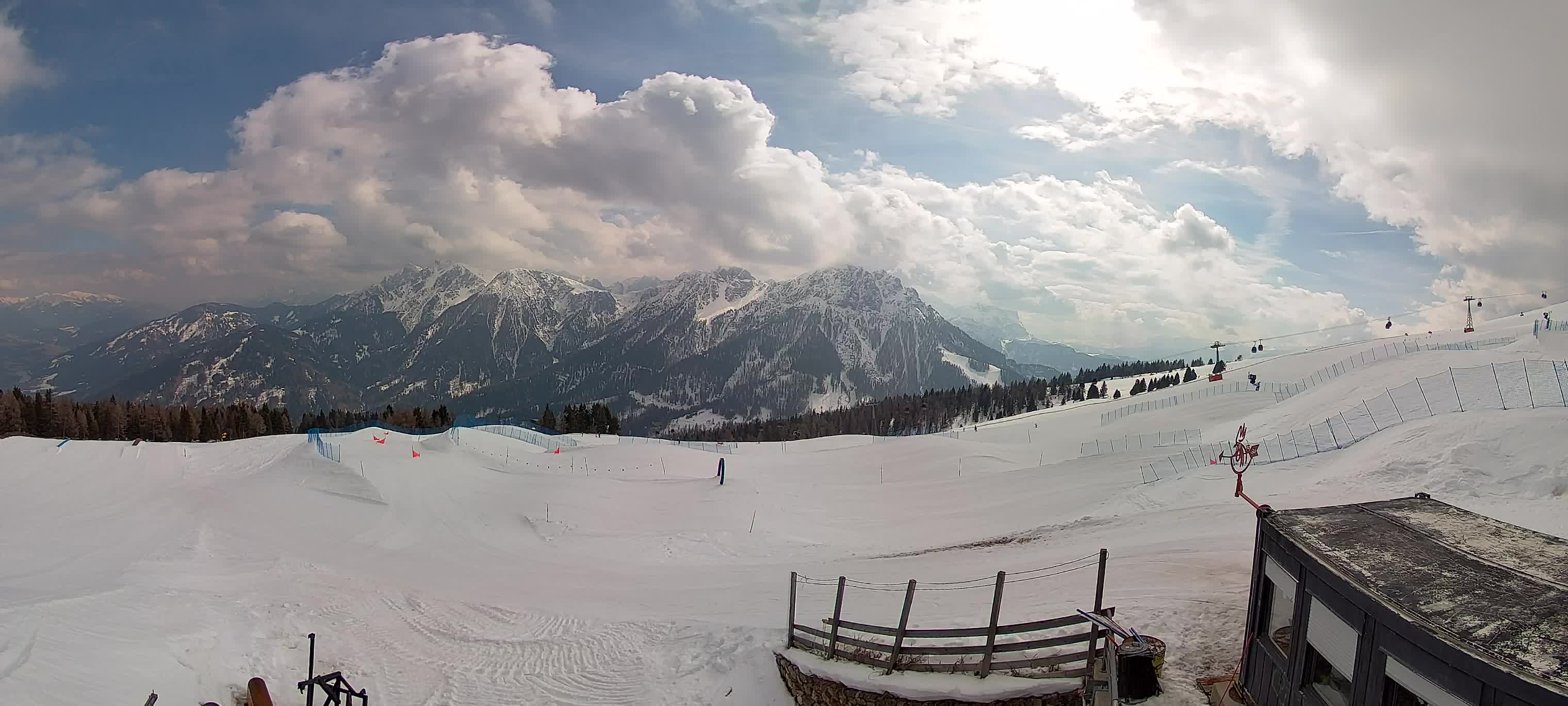 Snowpark Kronplatz live webcam