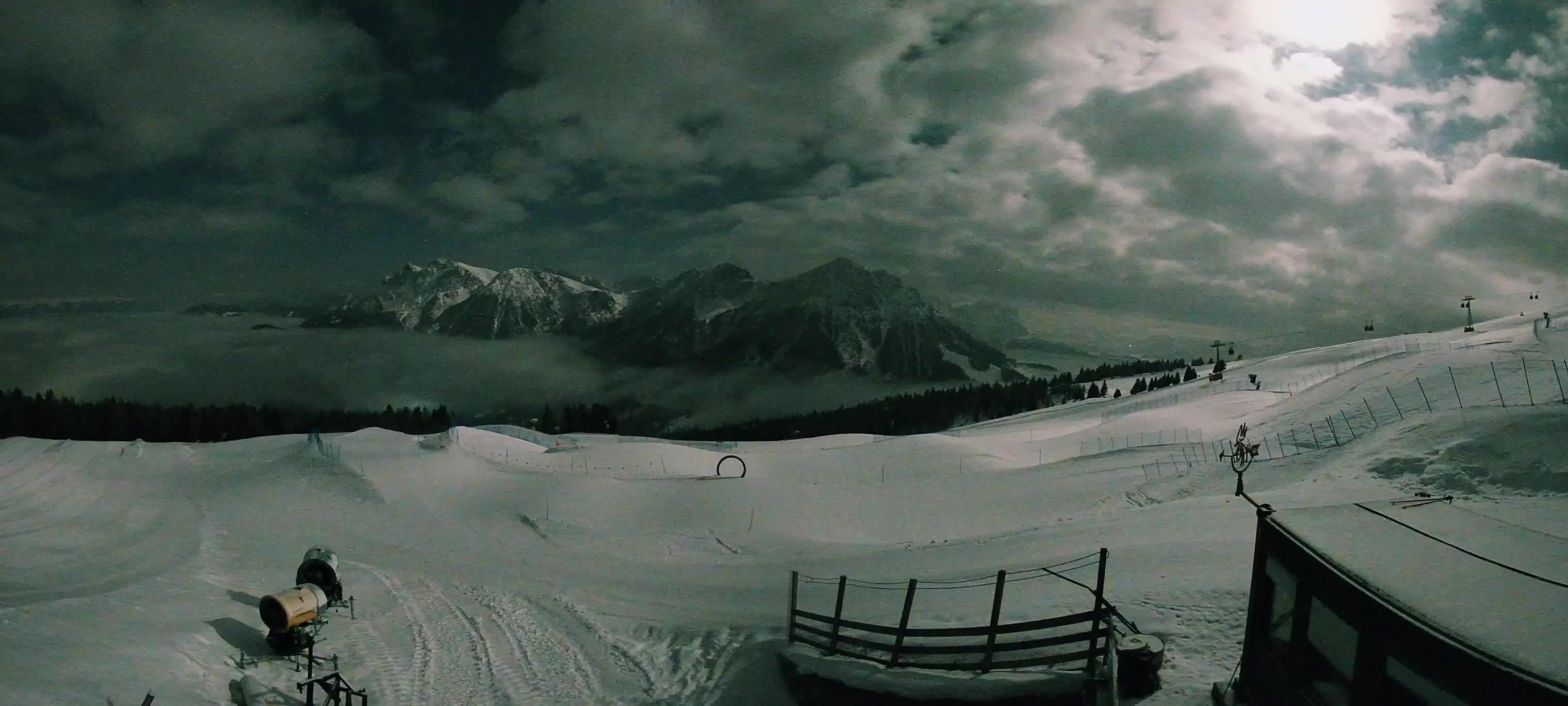Snowpark Kronplatz live webcam