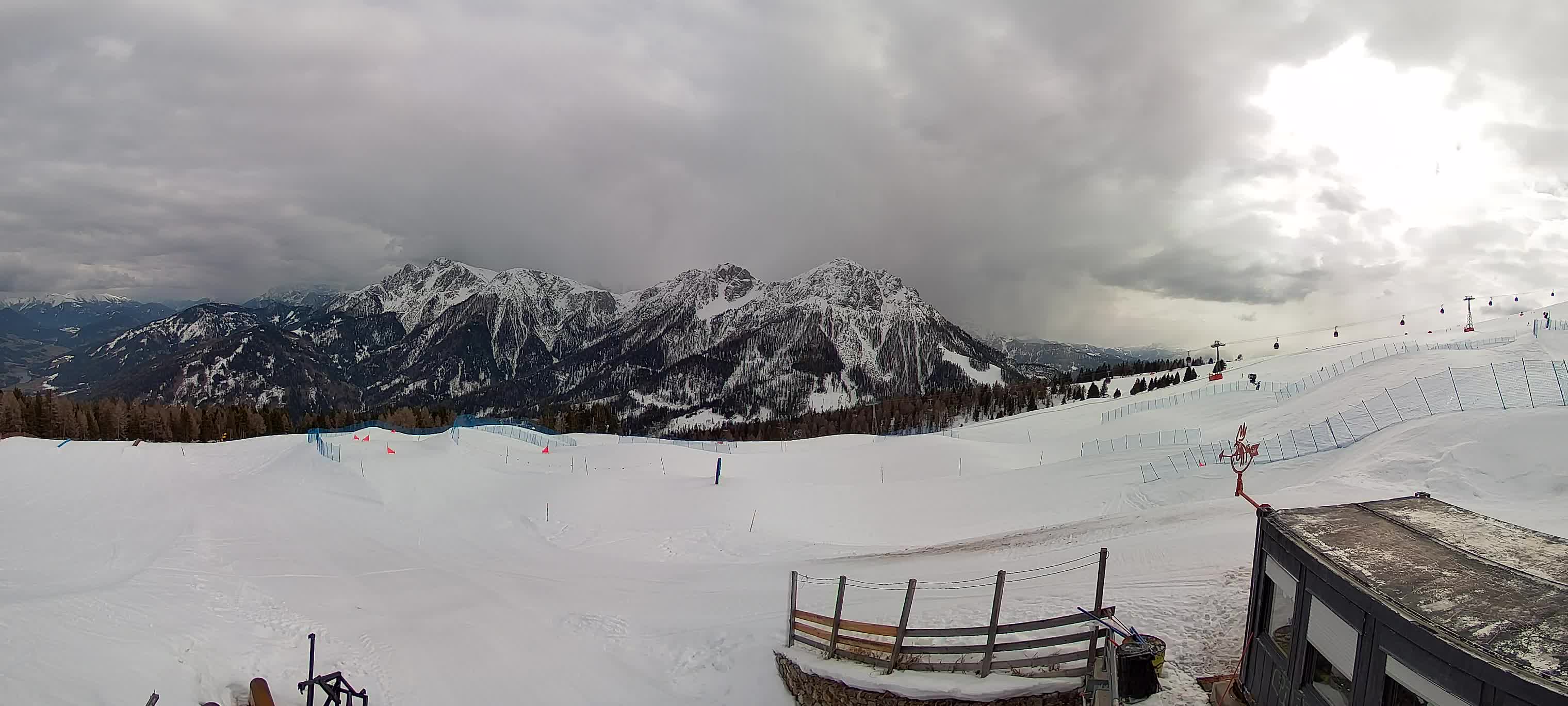 Snowpark Kronplatz live webcam