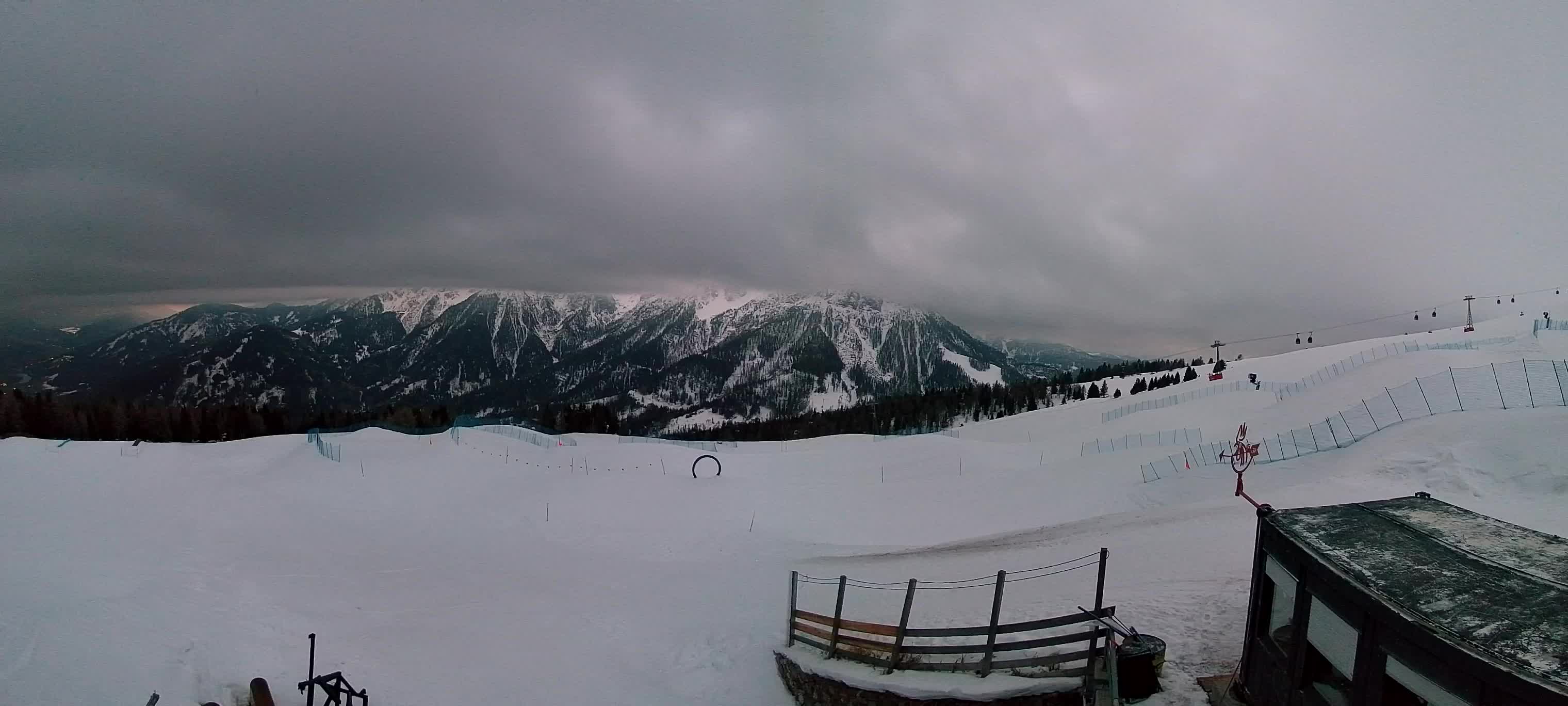 Snowpark Kronplatz live webcam
