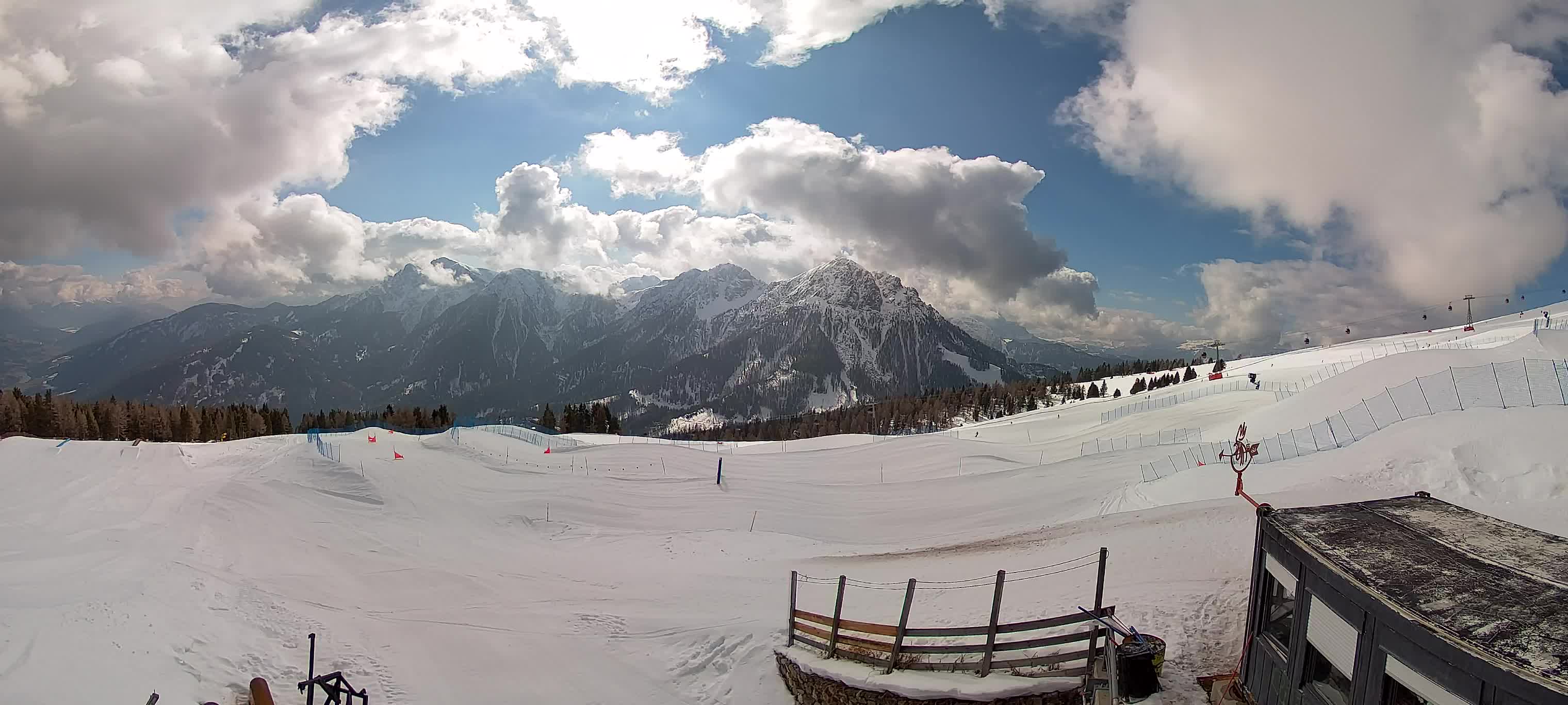 Snowpark Kronplatz live webcam