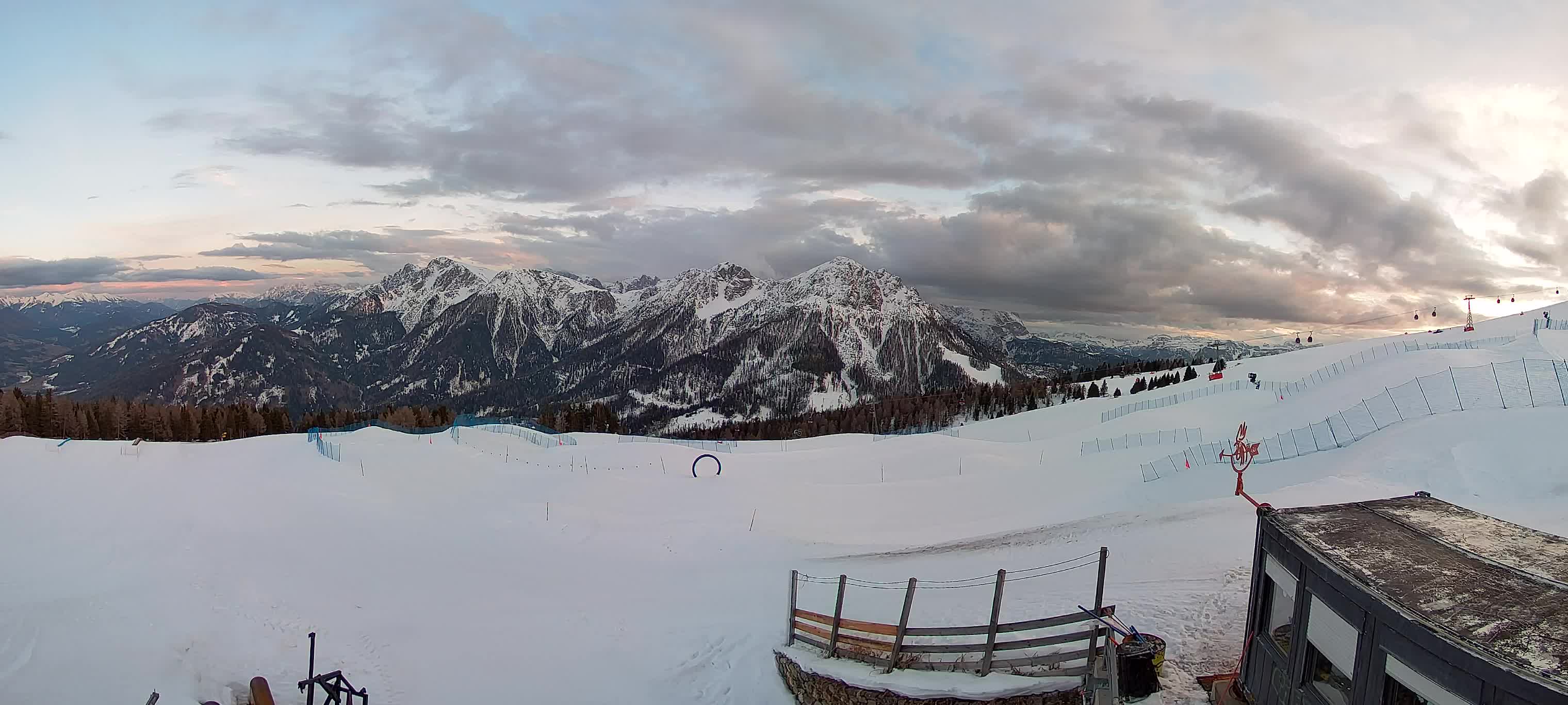 Snowpark Kronplatz live webcam