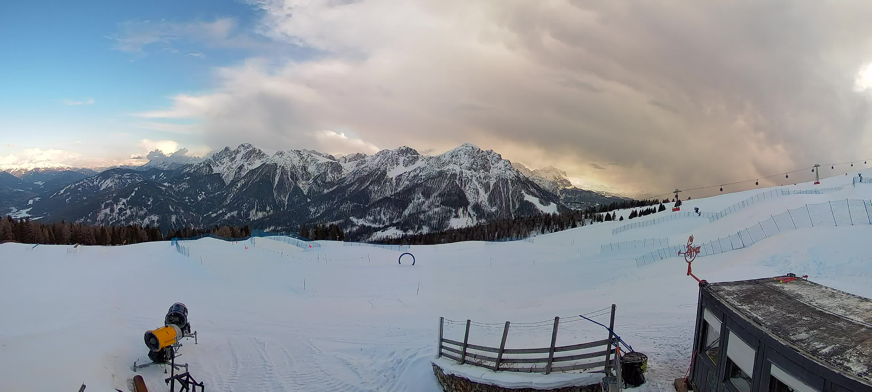 Snowpark Kronplatz live webcam