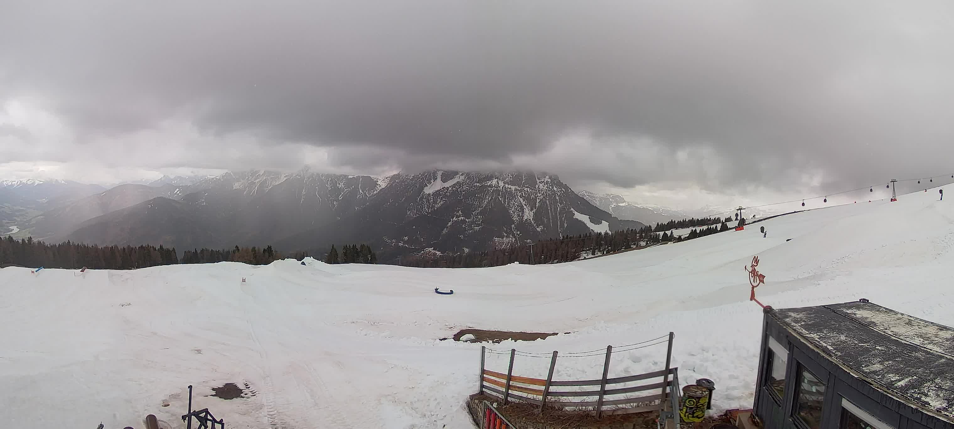 Snowpark Kronplatz live webcam