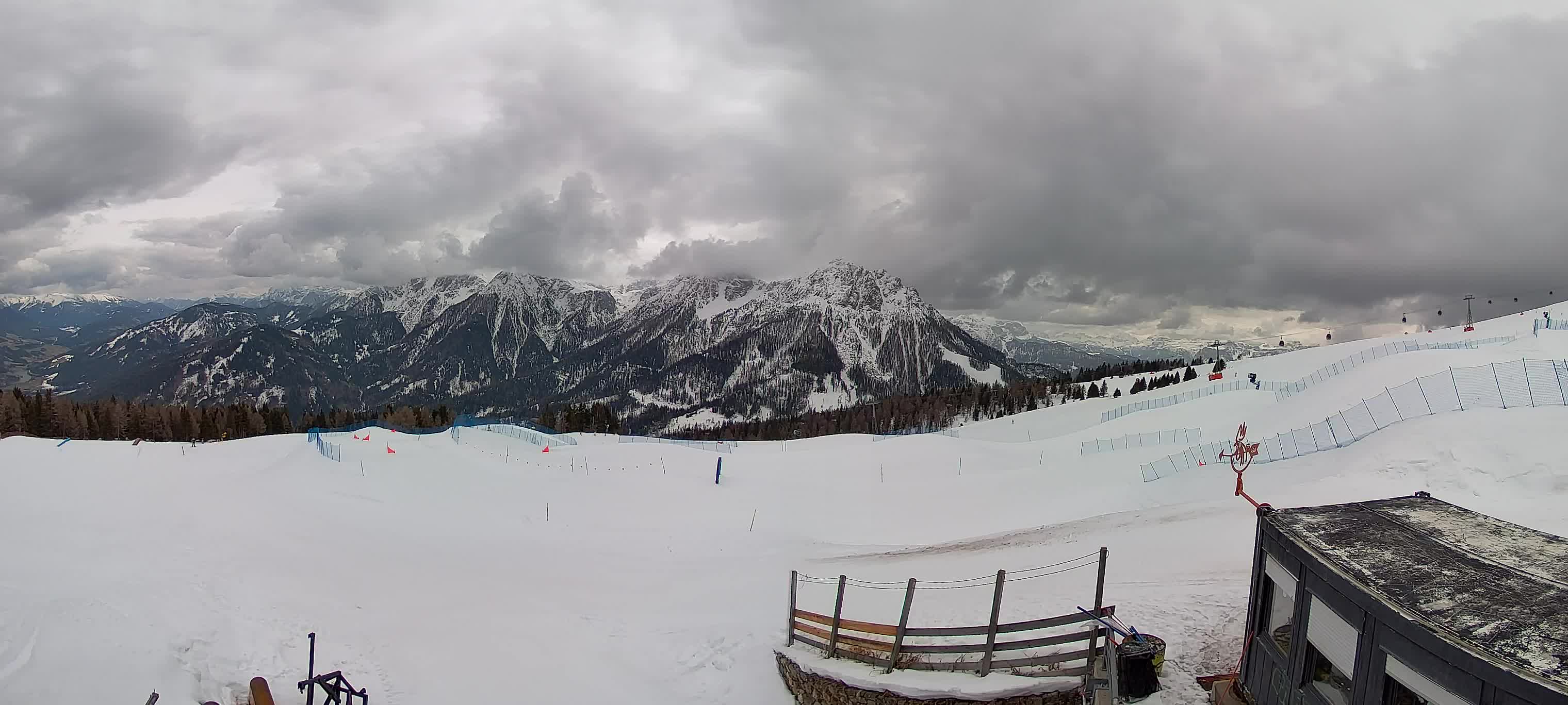 Snowpark Kronplatz live webcam