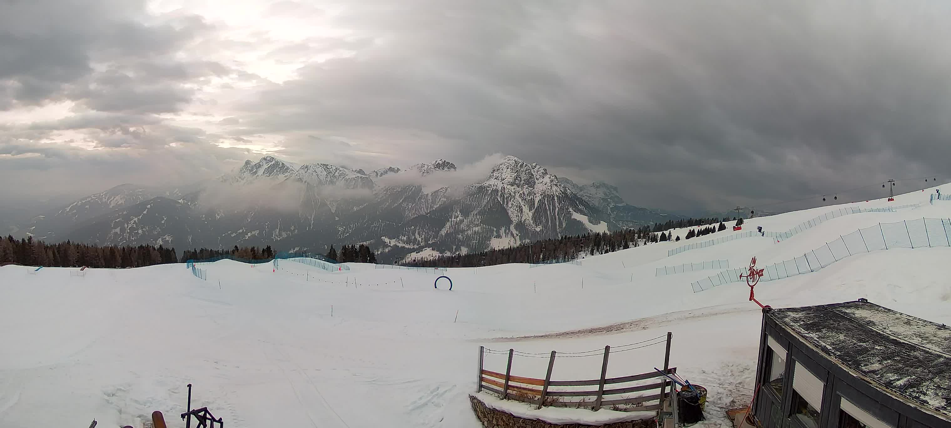 Snowpark Kronplatz live webcam