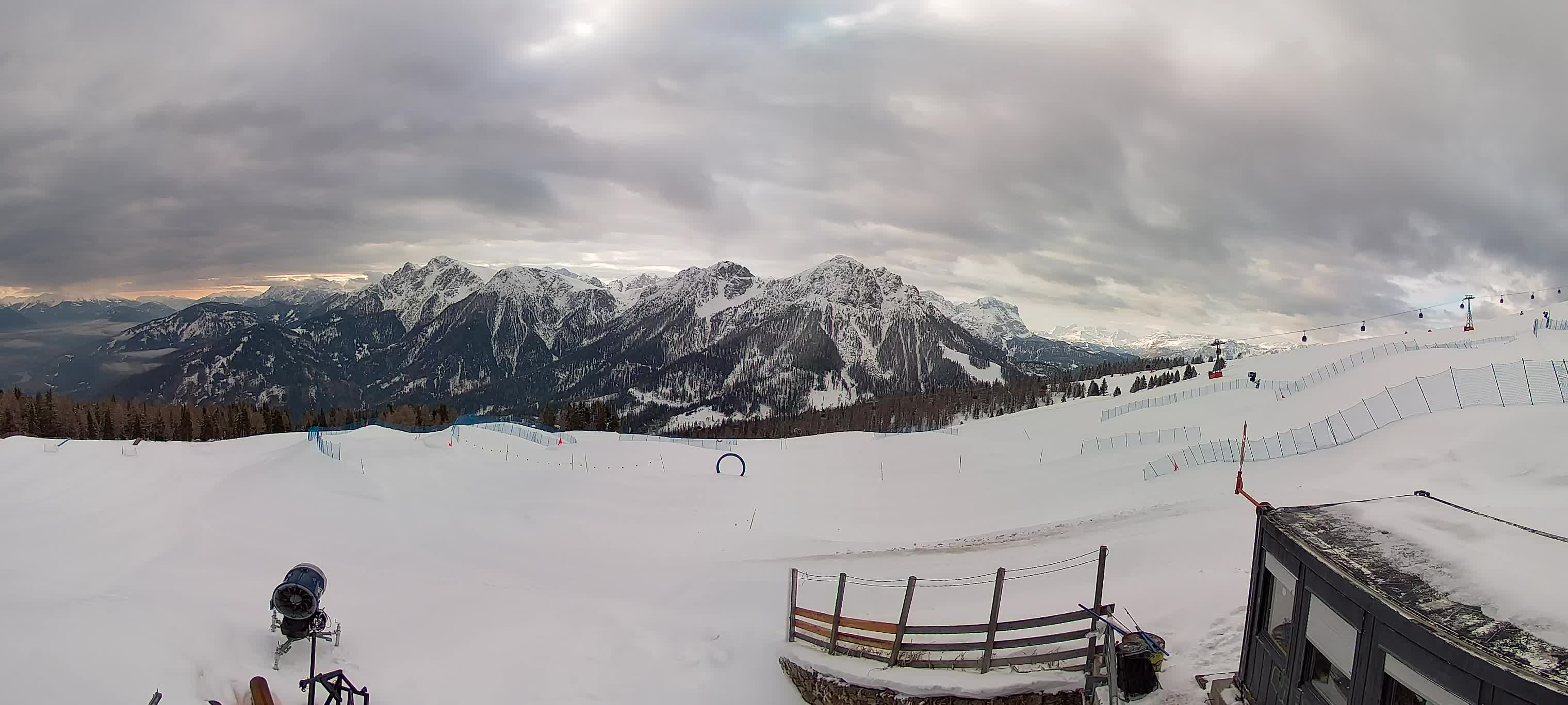Snowpark Kronplatz live webcam