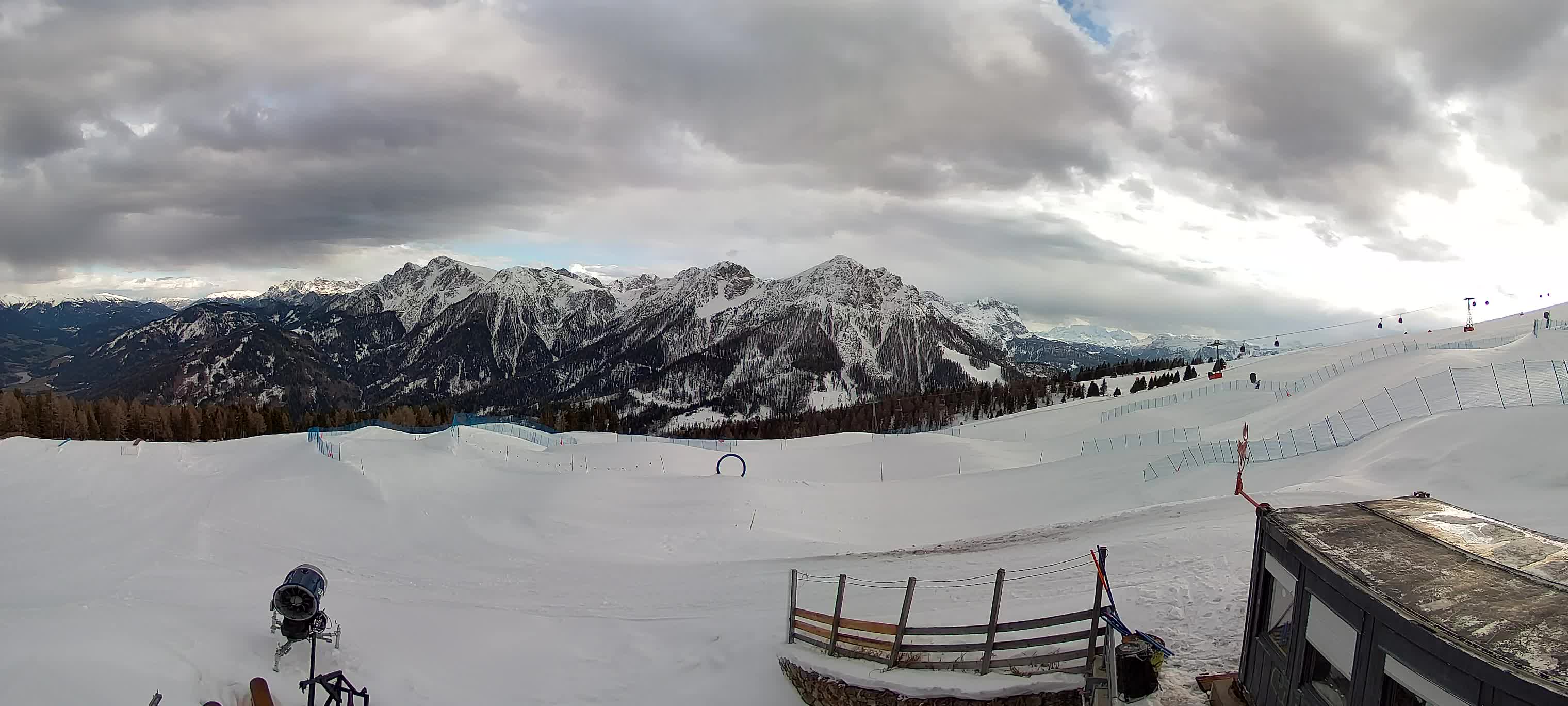 Snowpark Kronplatz live webcam