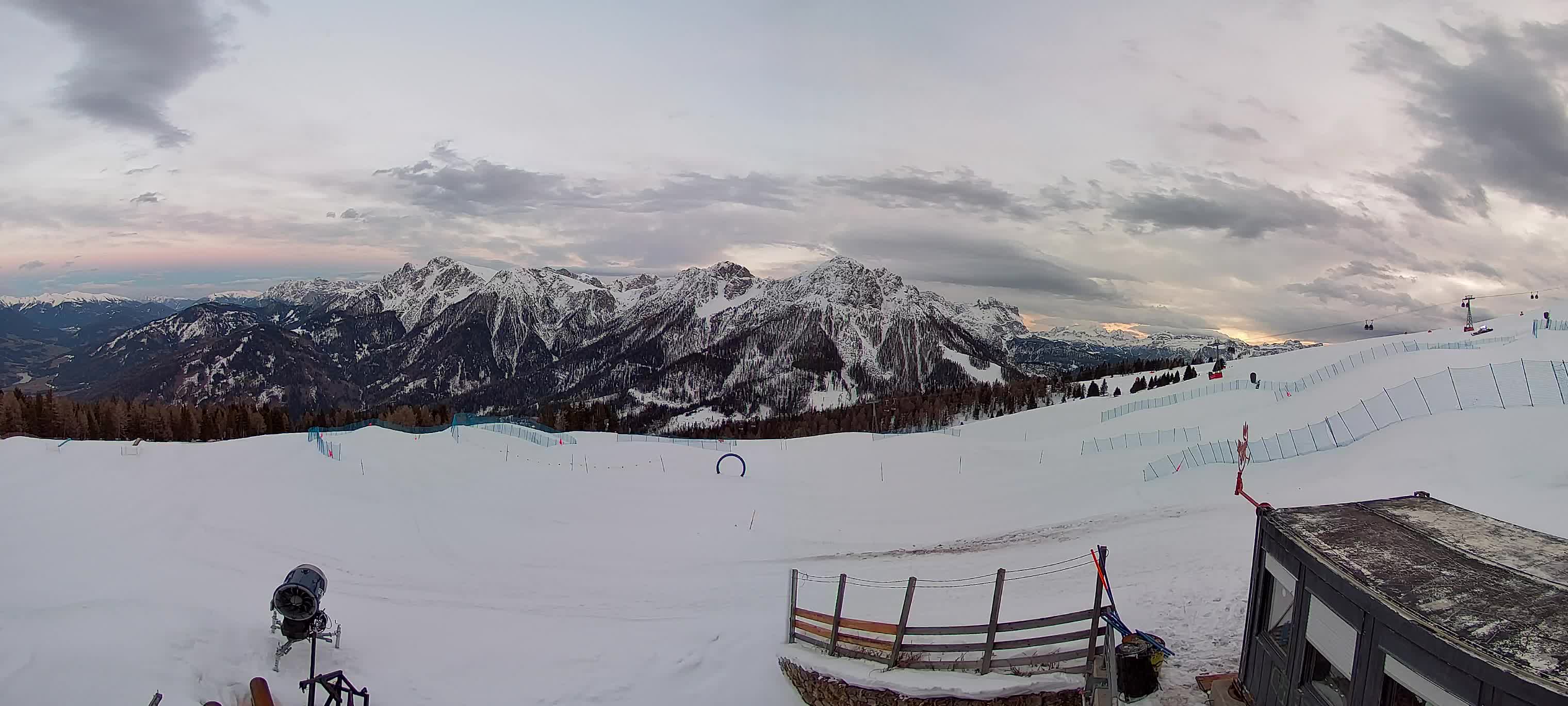 Snowpark Kronplatz live webcam
