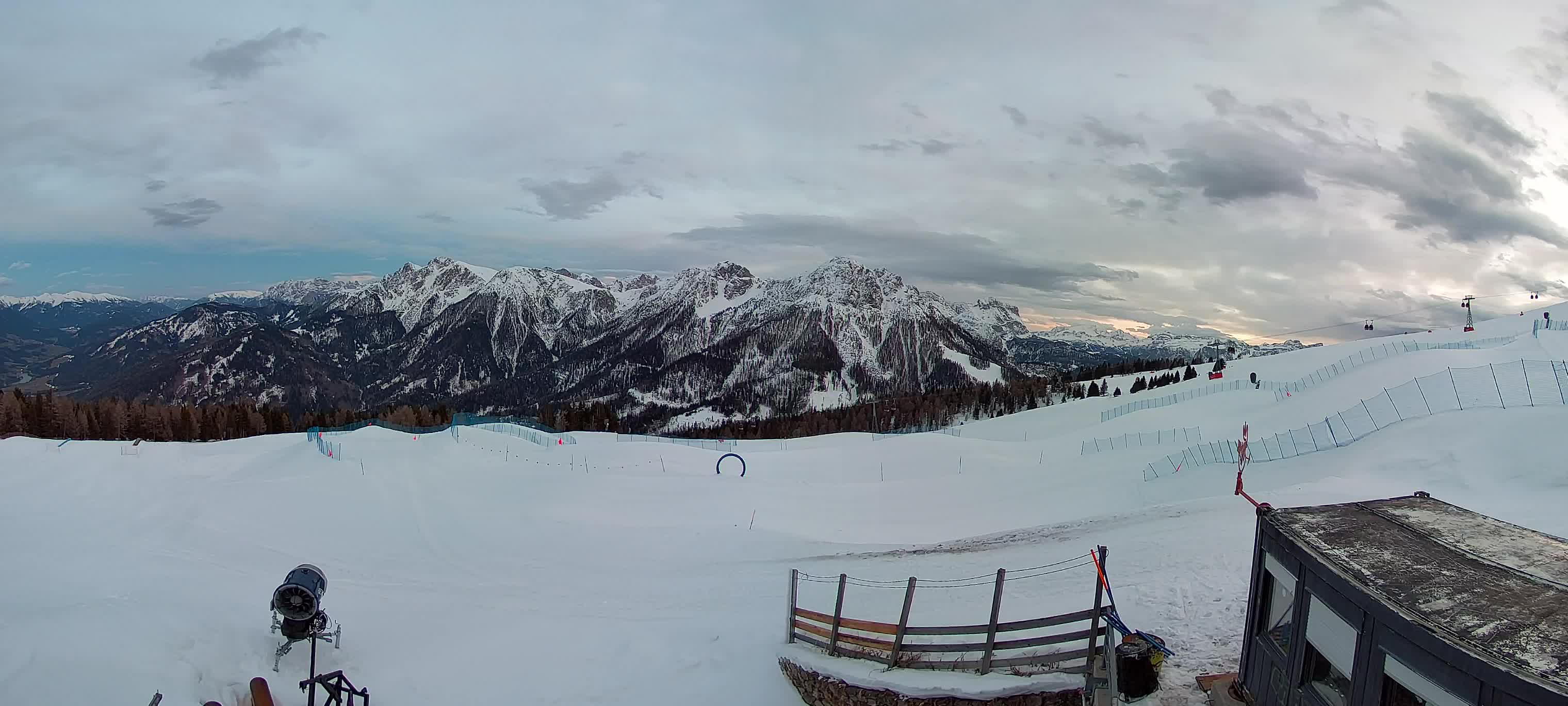 Snowpark Kronplatz live webcam