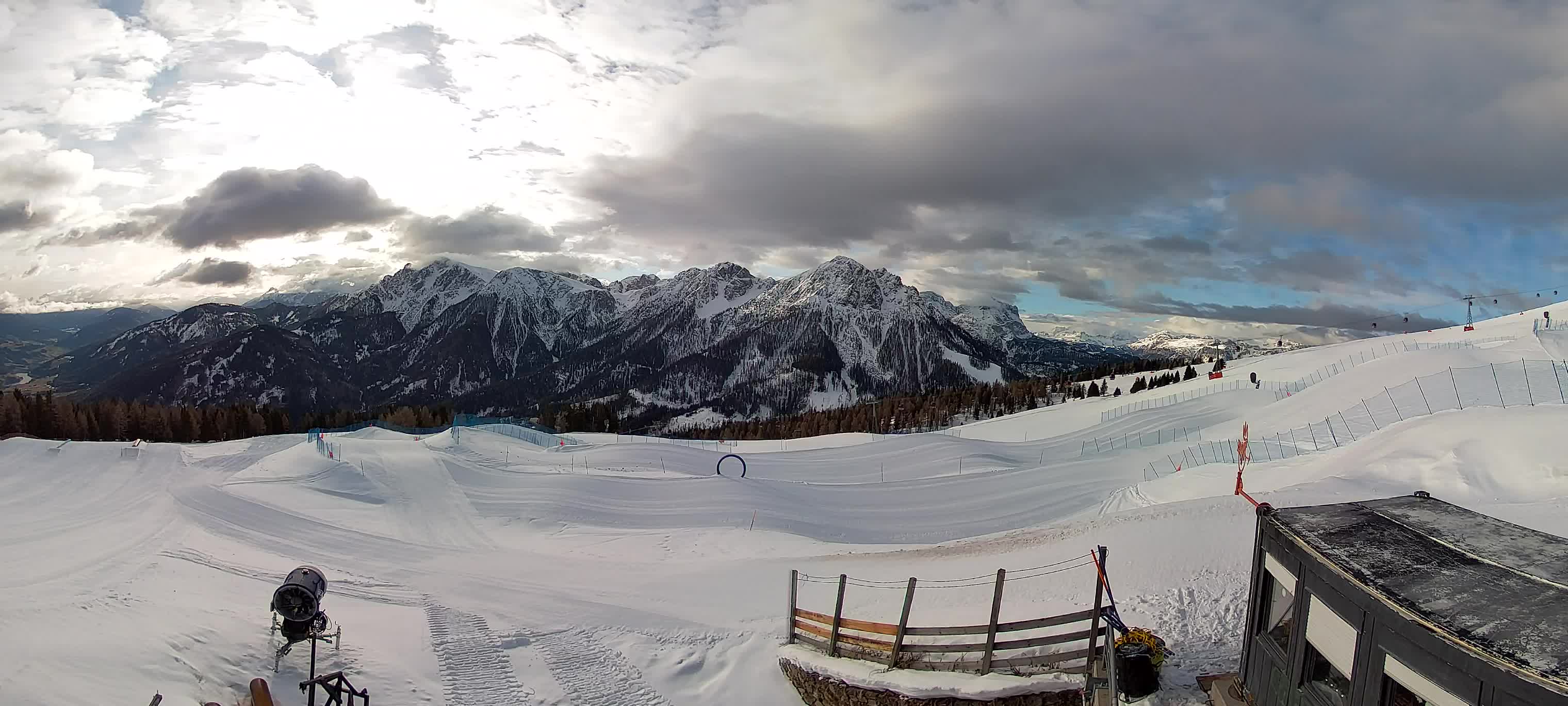 Snowpark Kronplatz live webcam
