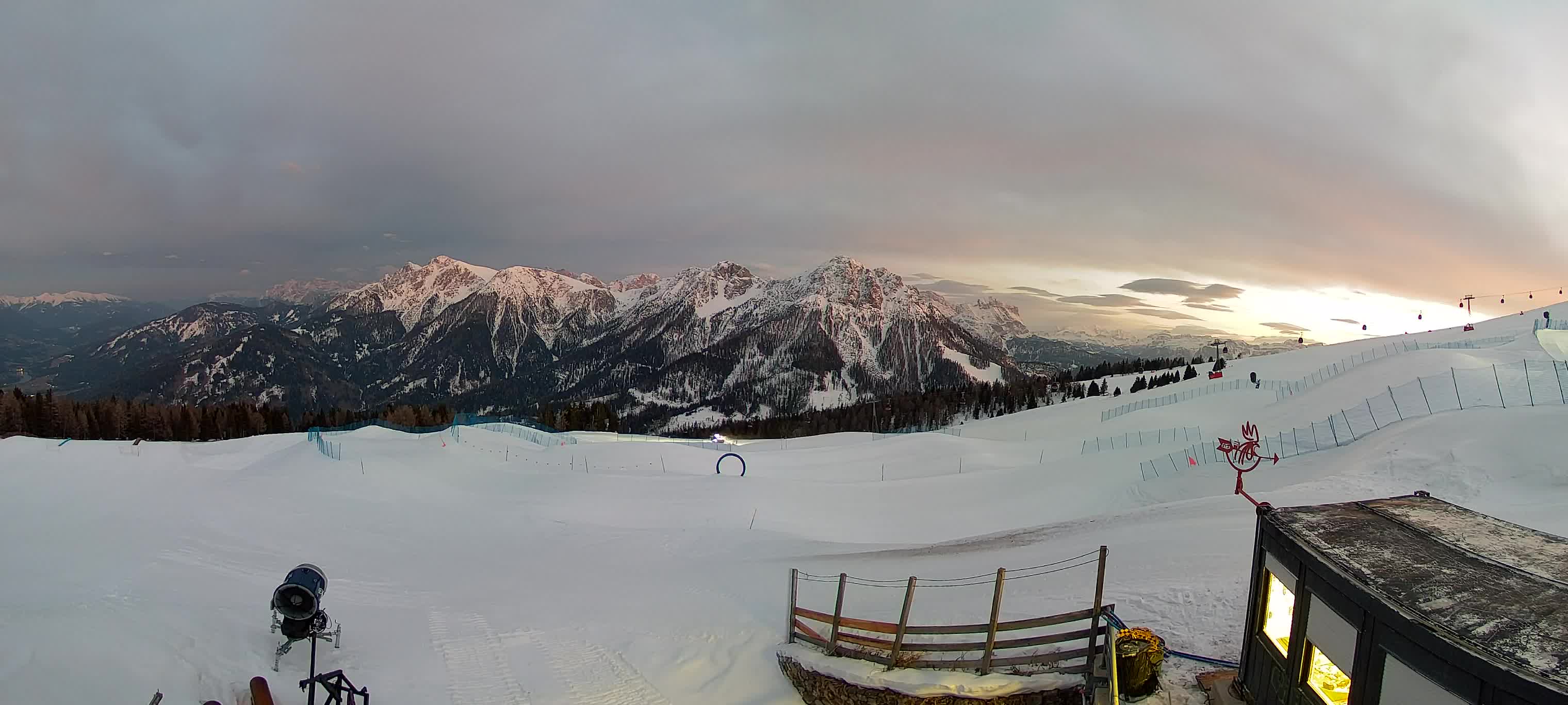 Snowpark Kronplatz live webcam
