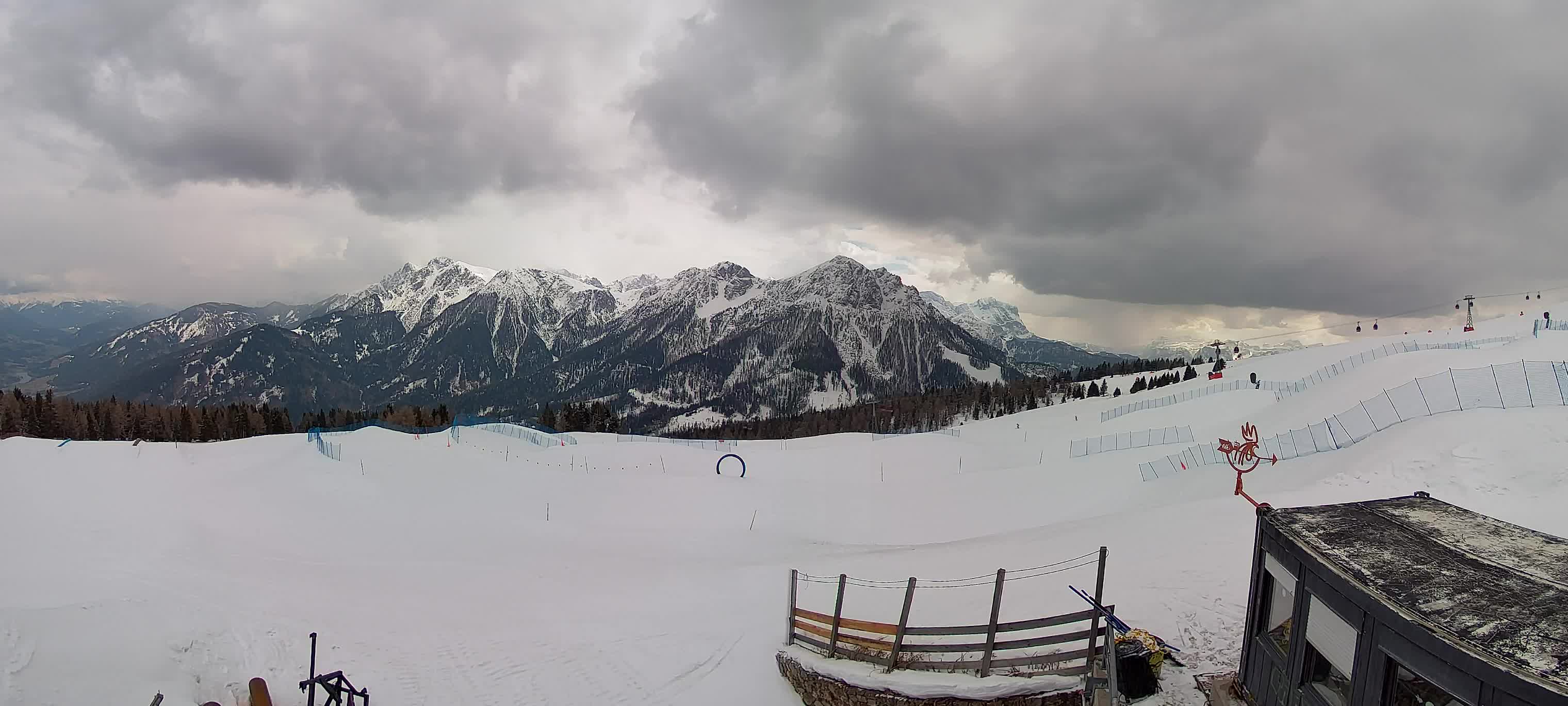 Snowpark Kronplatz live webcam
