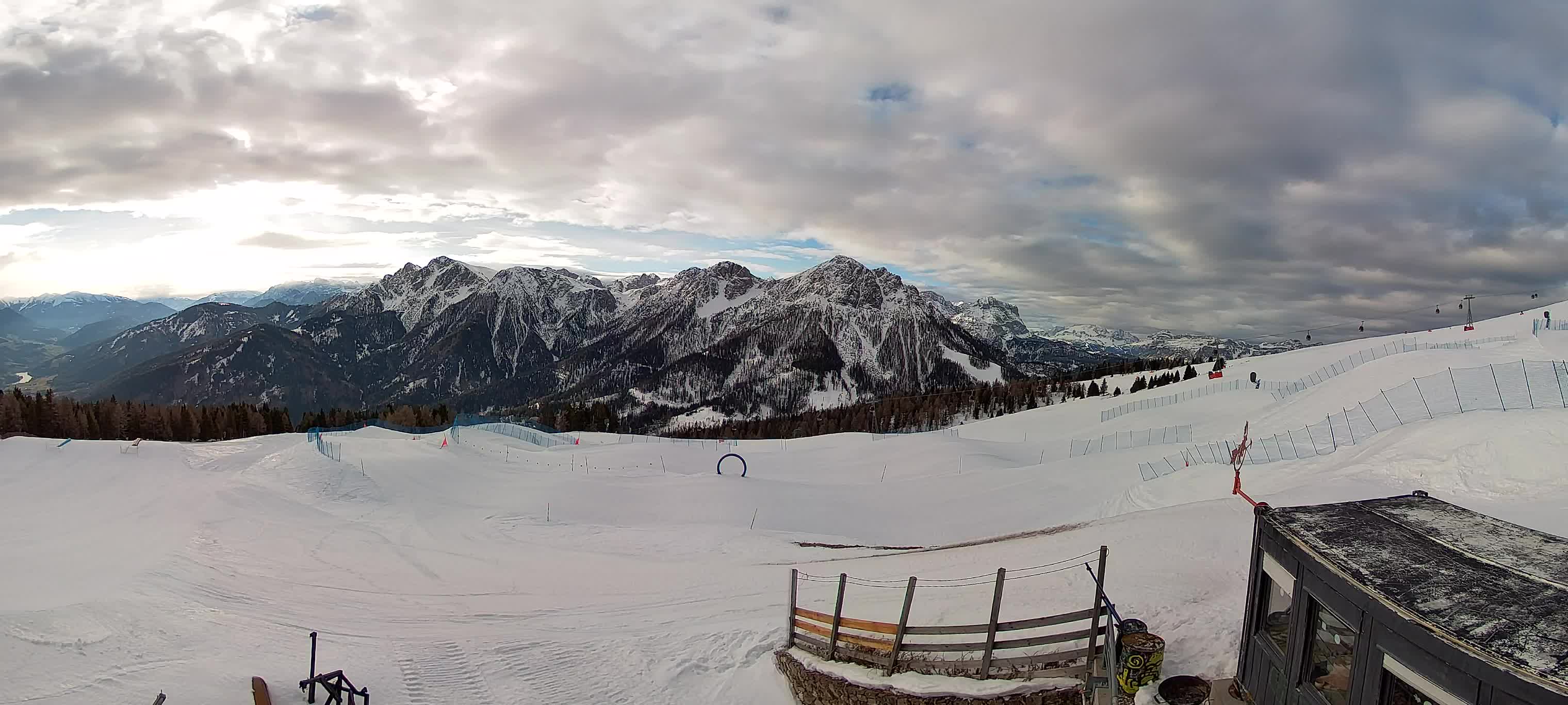 Snowpark Kronplatz live webcam