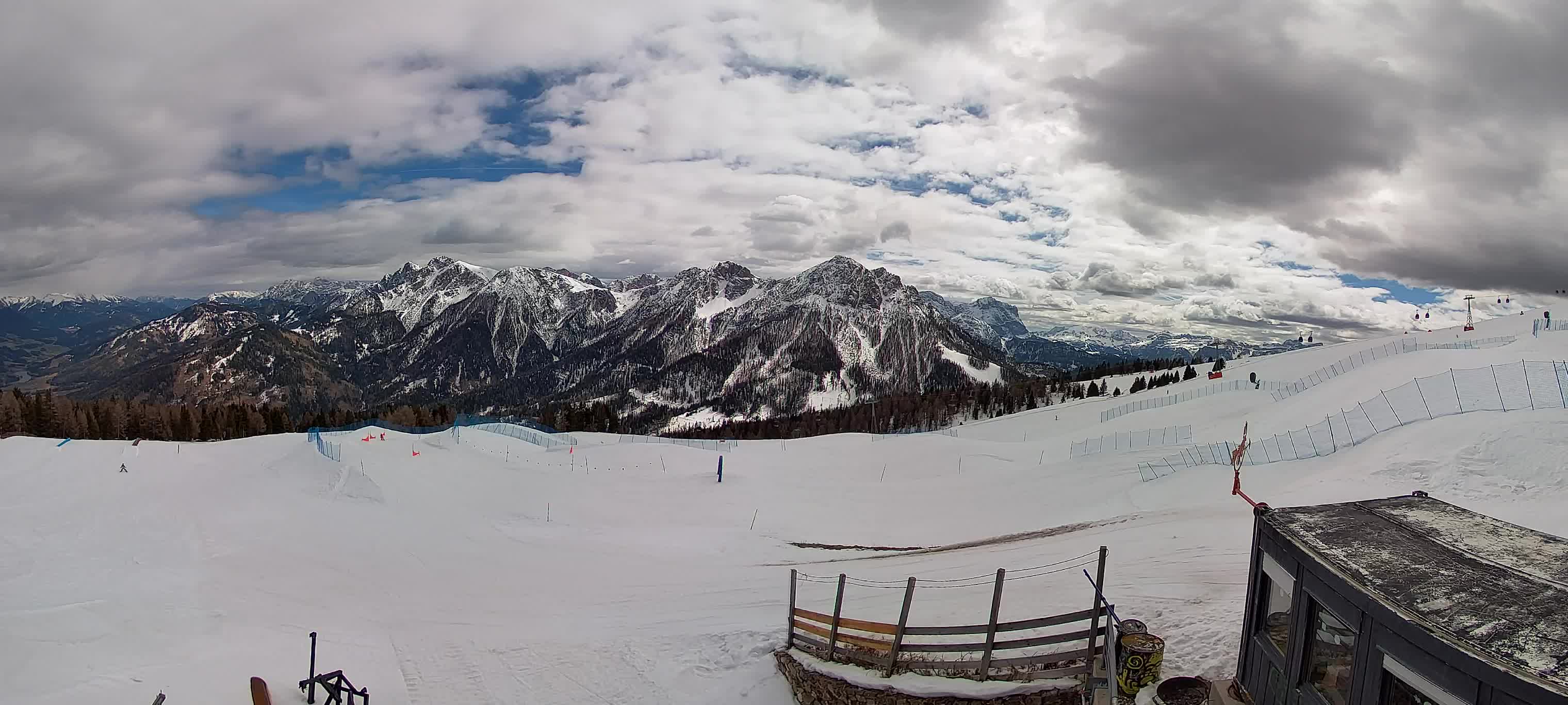 Snowpark Kronplatz live webcam