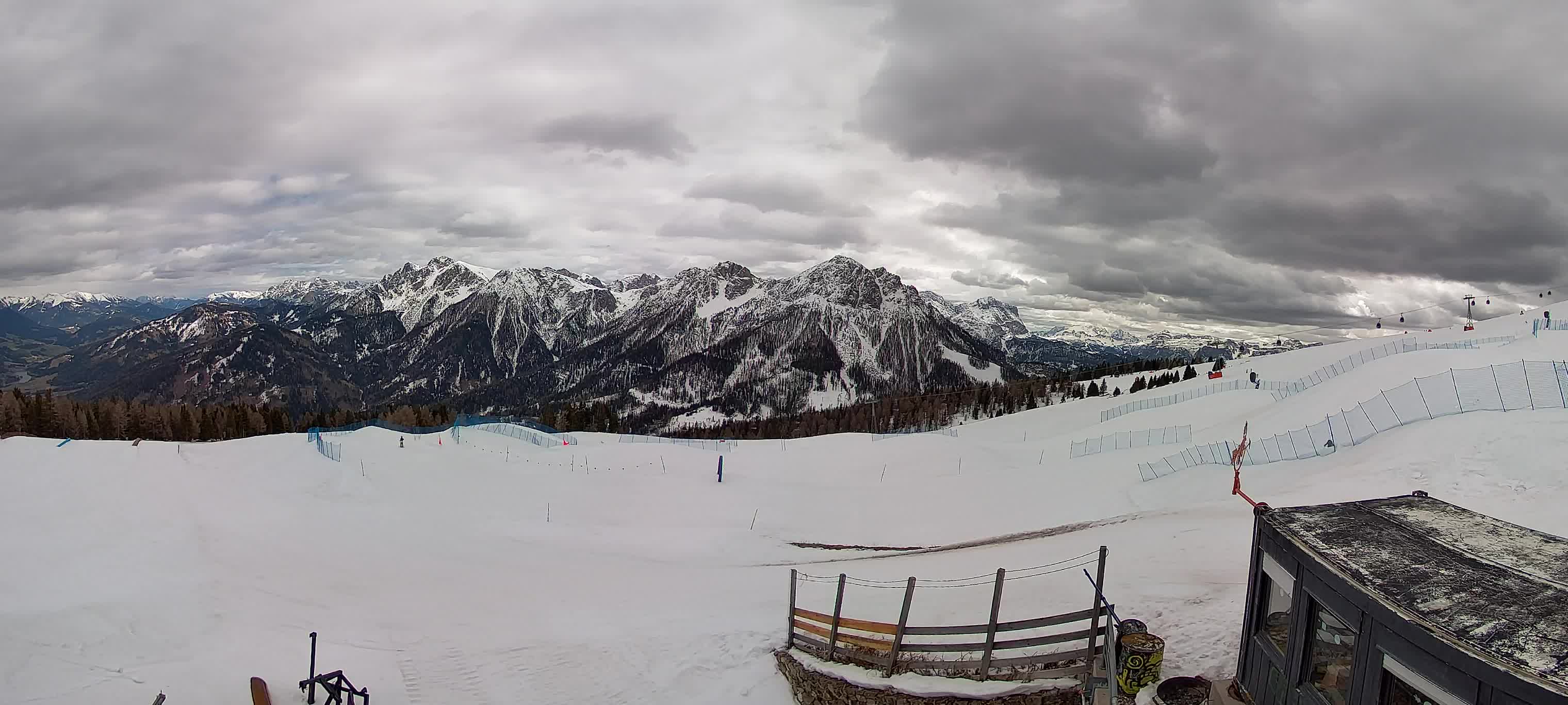Snowpark Kronplatz live webcam